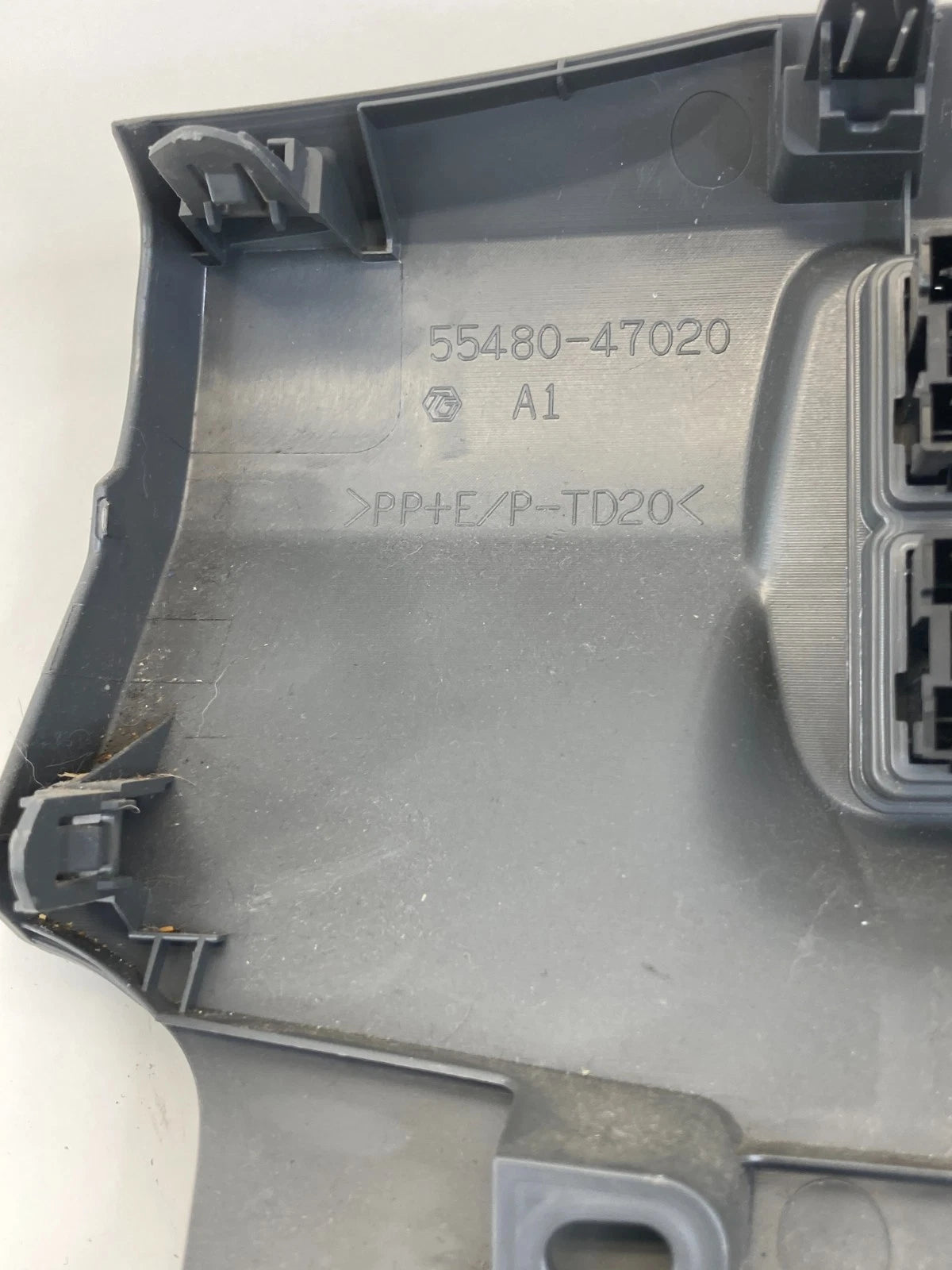 2010 2011 TOYOTA PRIUS DASH LEFT DRIVER LOWER PANEL COVER W SWITCHES 55480-47020