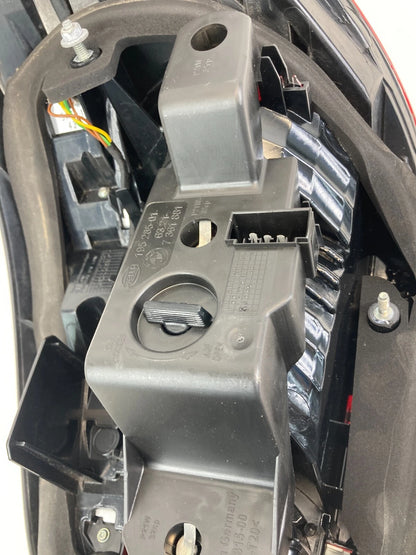 09 10 BMW 535I XDRIVE SEDAN LEFT DRIVER SIDE TAILLIGHT TAIL LAMP 19528501 OEM