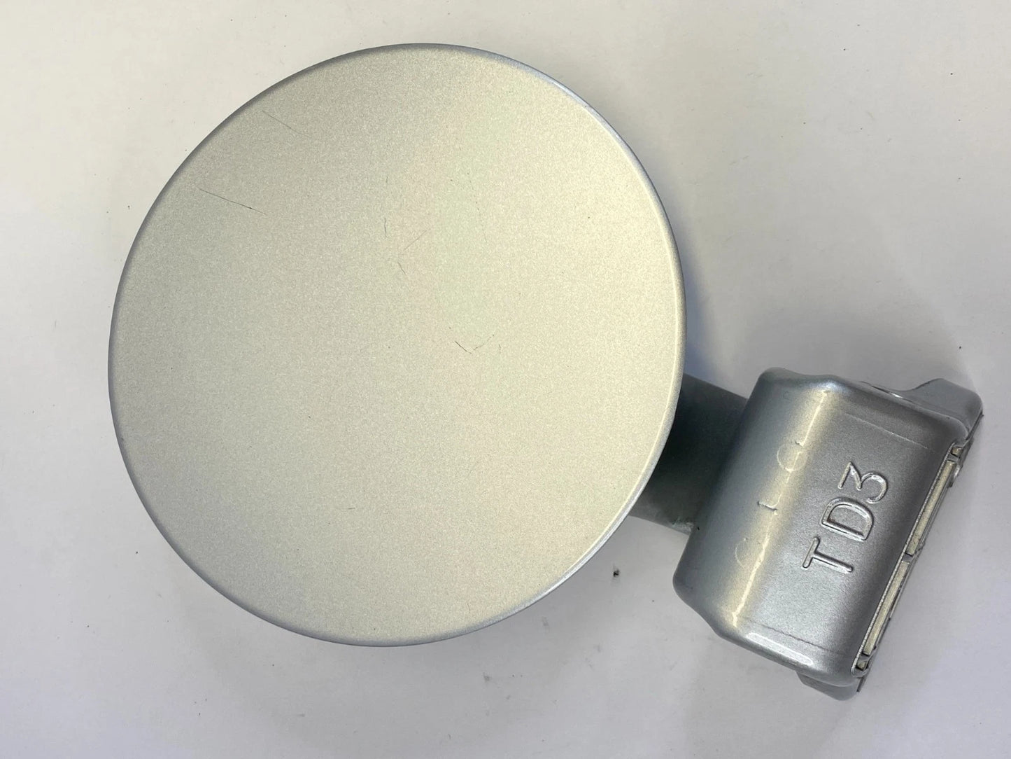 2010-2013 KIA FORTE REAR FUEL DOOR GAS TANK FILLER LID COVER 69510-1M000 OEM