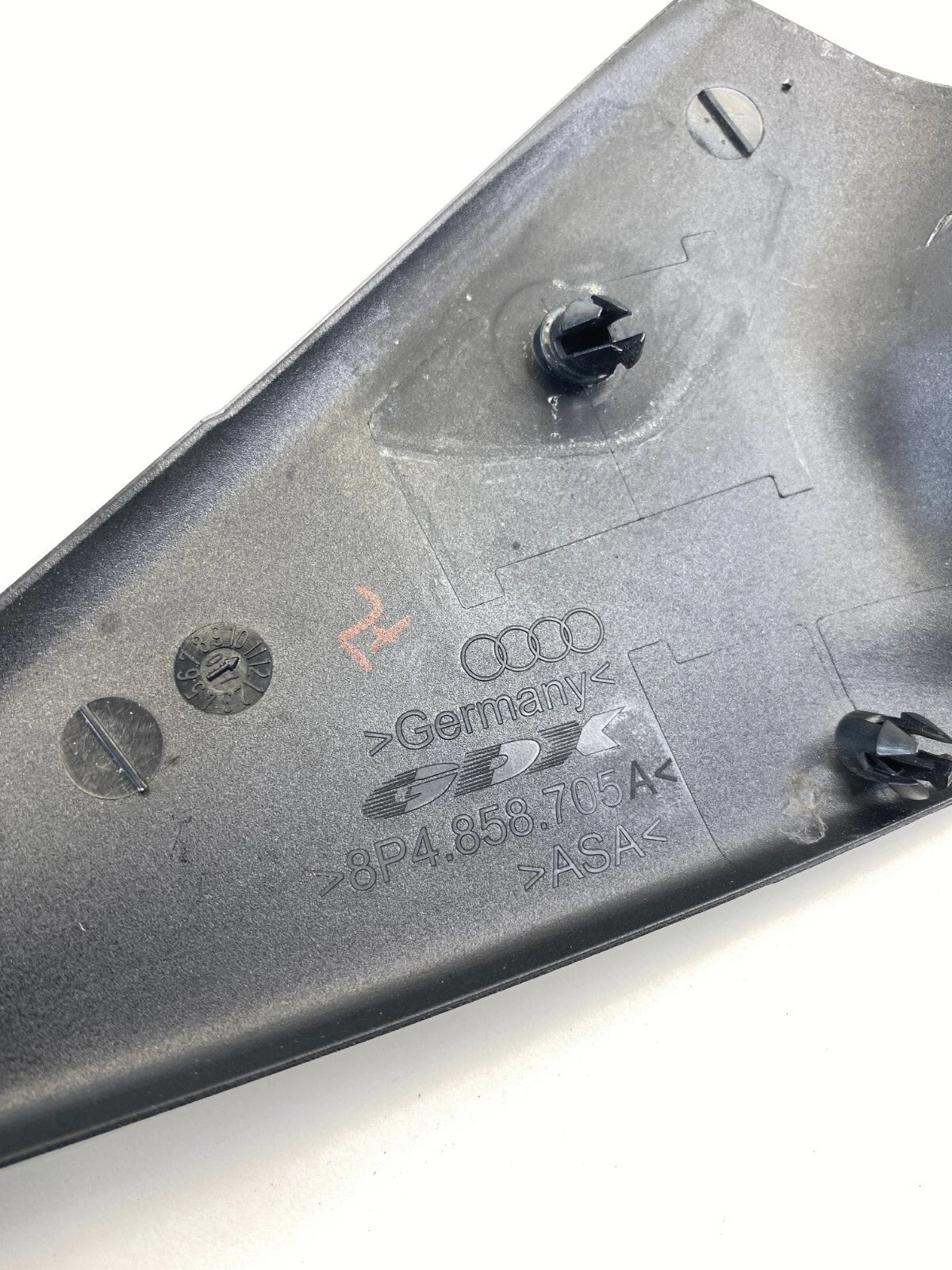 06-13 AUDI A3 FRONT LEFT SIDE INTERIOR DOOR CORNER COVER TRIM 8P4-858-705A OEM