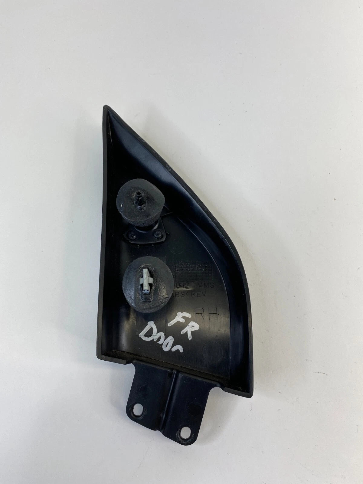 04-06 CADILLAC SRX FRONT RIGHT INTERIOR DOOR MIRROR CORNER COVER TRIM 12042MMS