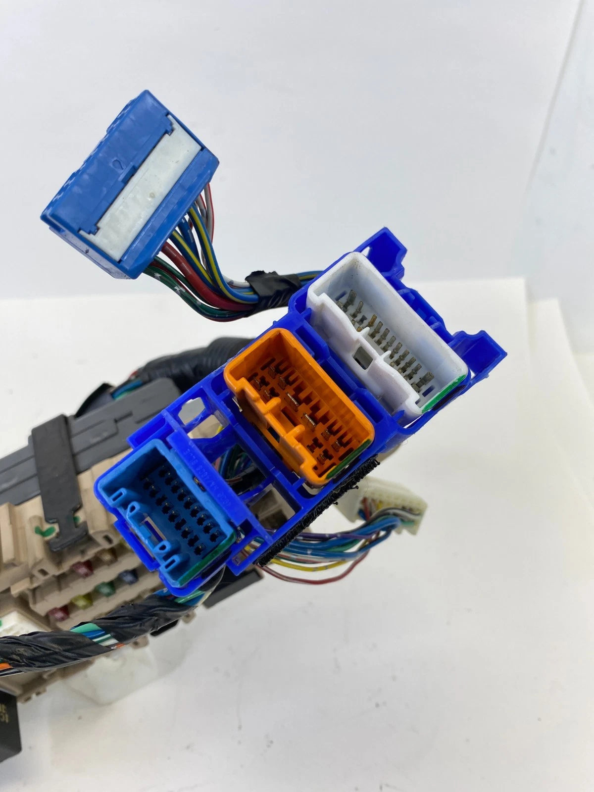 98-05 LEXUS GS300 DASH RIGHT SIDE FUSE RELAY POWER BOX MODULE 89221-30080 OEM