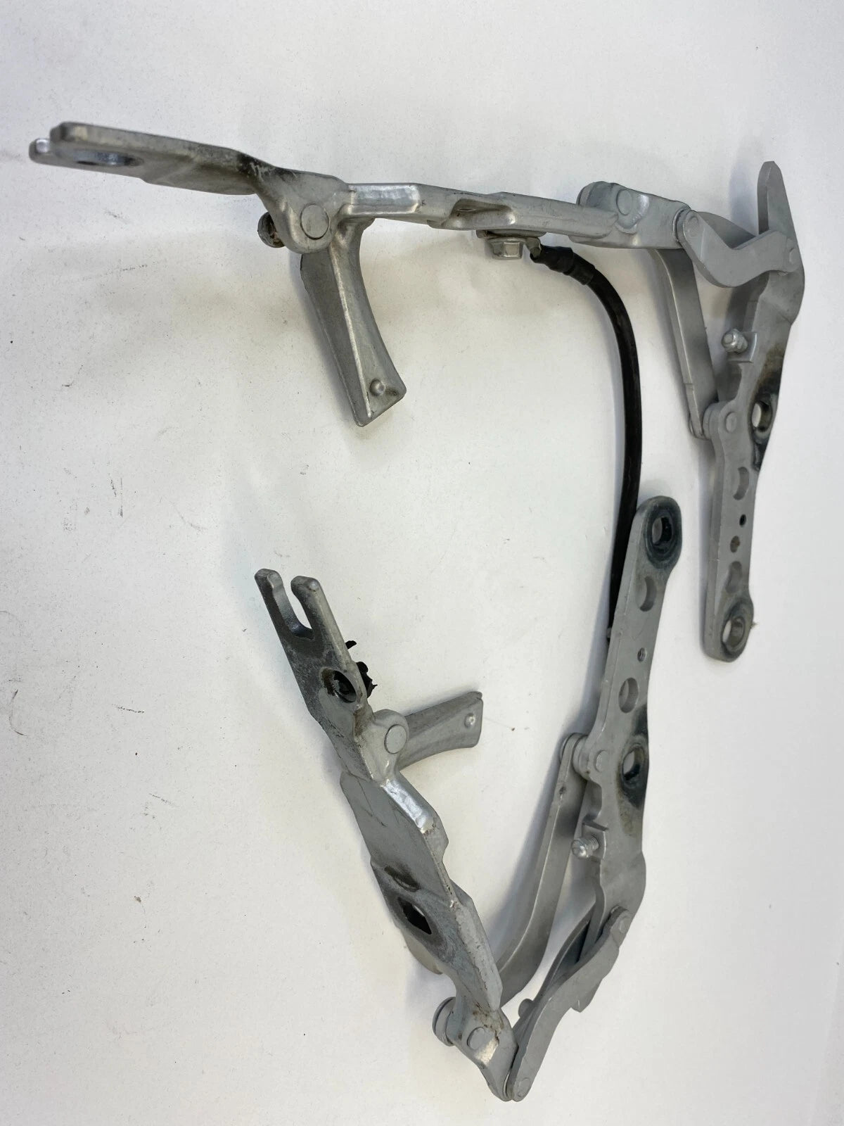 04 05 06 07 08 09 10 BMW X3 FRONT LEFT DRIVER SIDE HOOD HINGE LH 3411447 OEM
