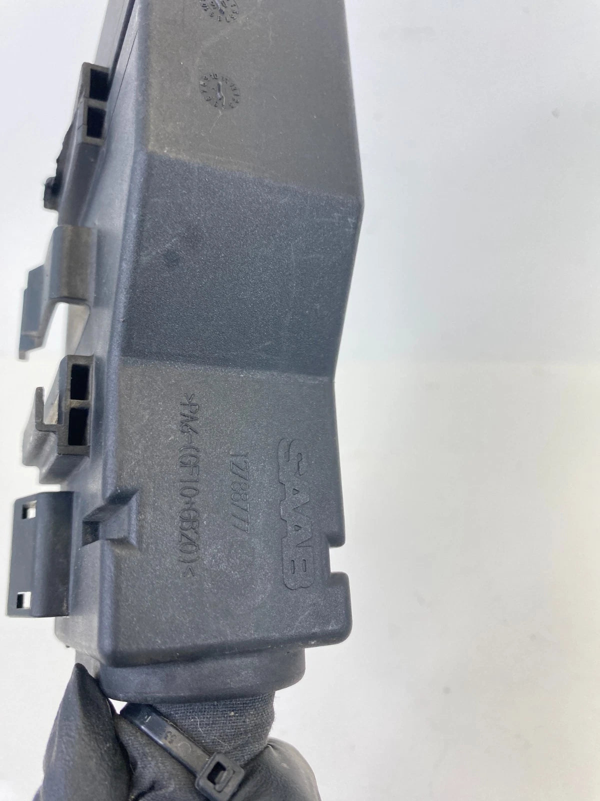 2003-2011 SAAB 9-3 93 2.0L L4 ENGINE FUSE BOX RELAY W/COVER CAP 12788776 OEM