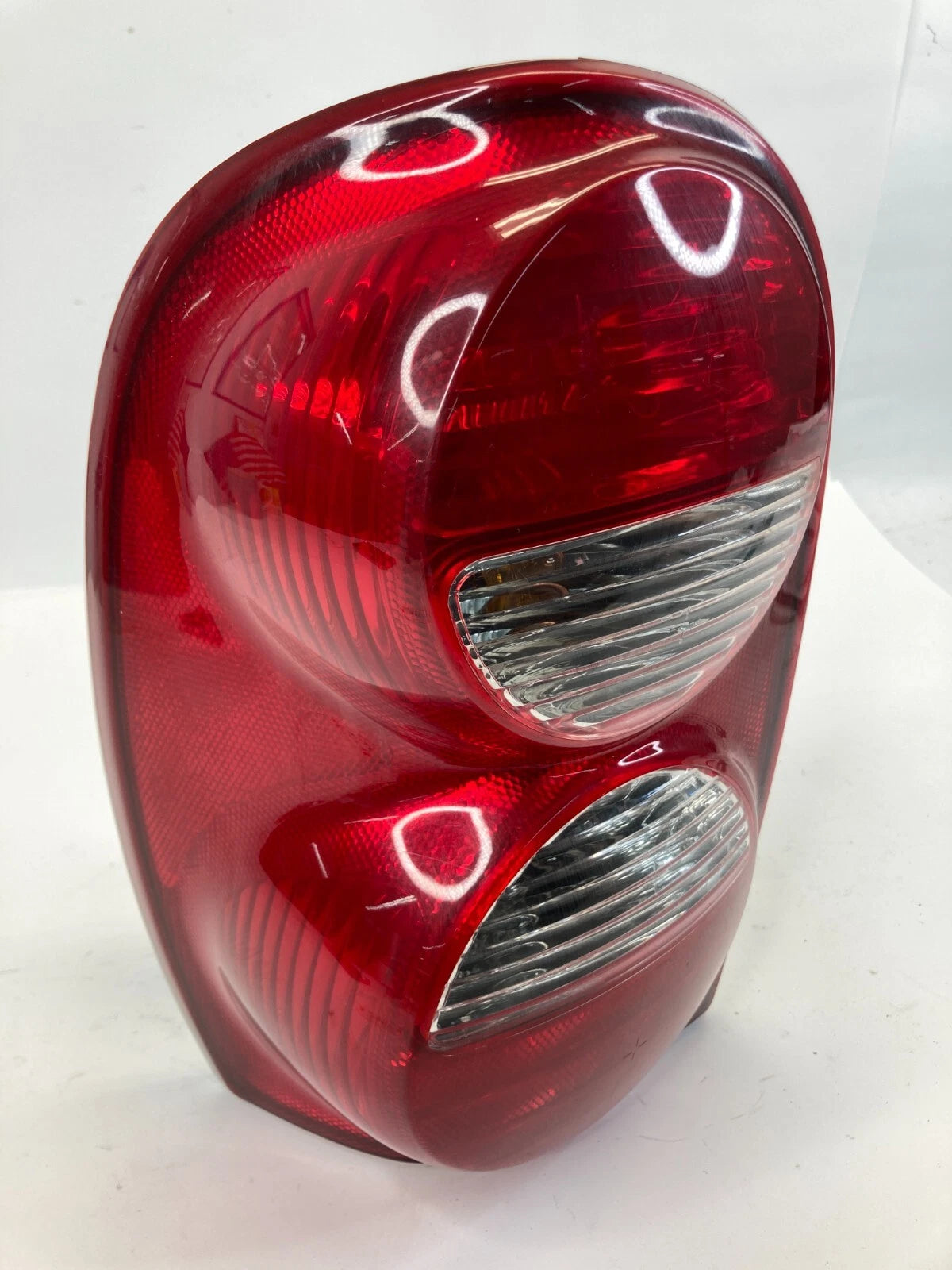 2005-2007 JEEP LIBERTY REAR LEFT DRIVER SIDE TAILLIGHT LAMP ASSEMBLY AFTERMARKET