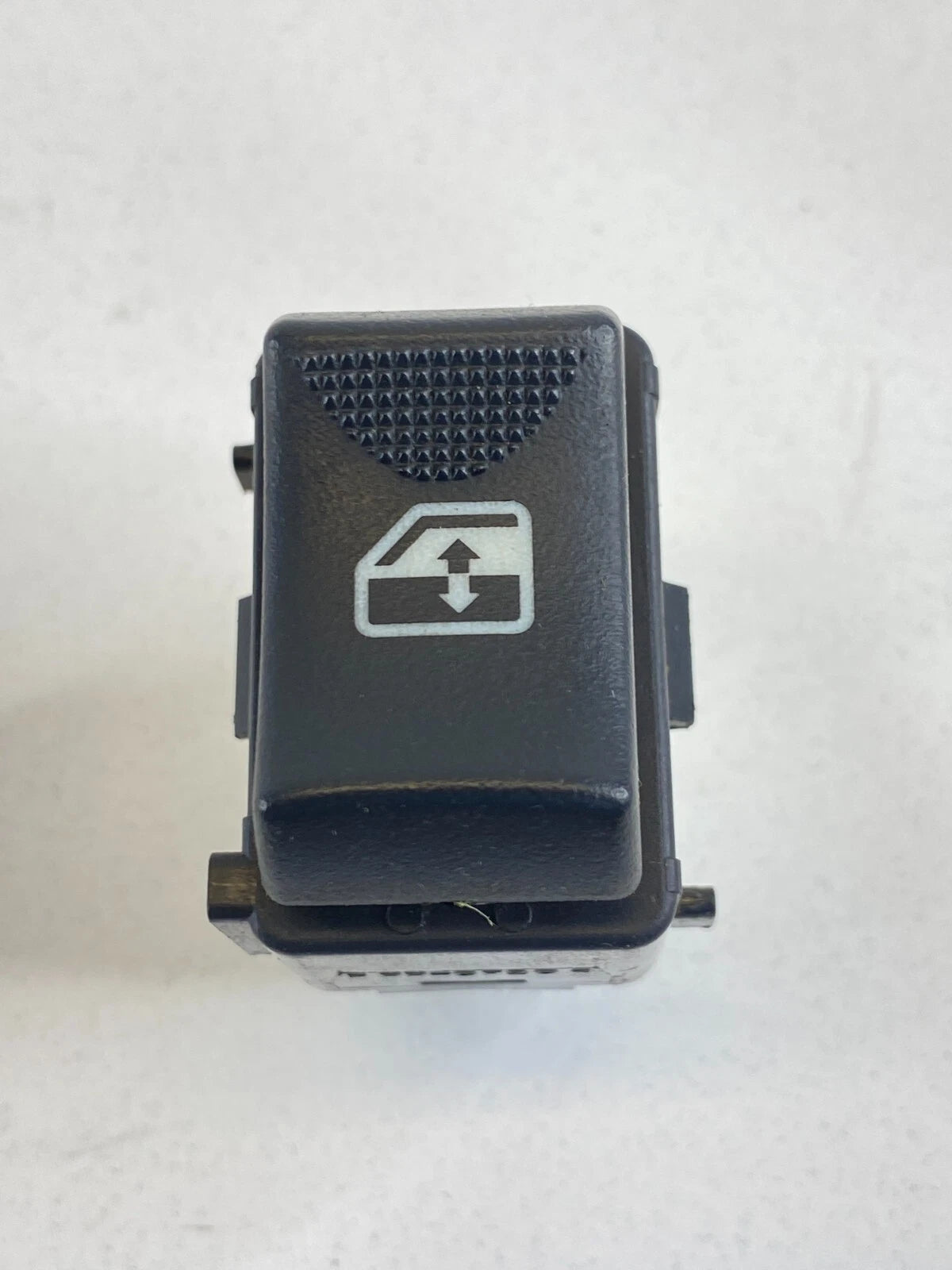2000-2005 CHEVROLET IMPALA REAR LEFT SIDE DOOR POWER WINDOW SWITCH OEM