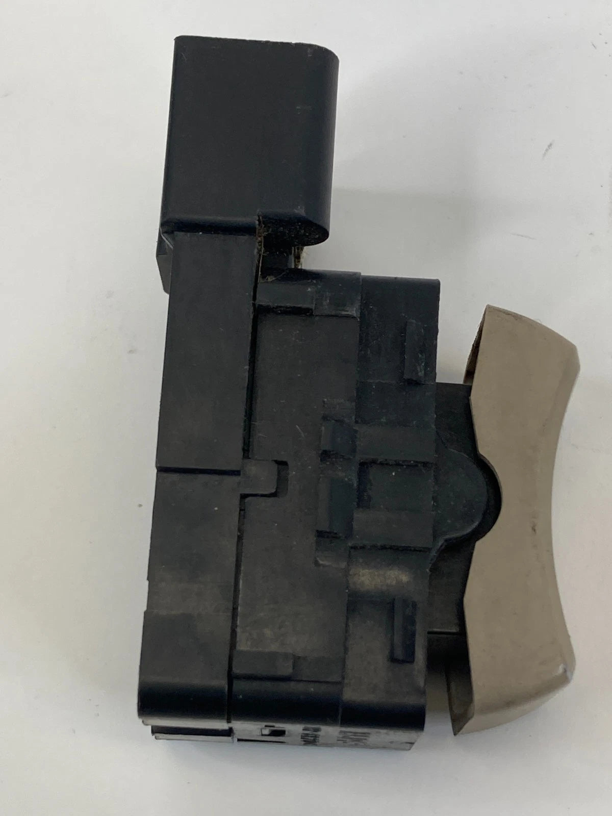 06-09 CADILLAC SRX FRONT LEFT SEAT POWER LUMBAR CONTROL SWITCH OEM 6354002A01