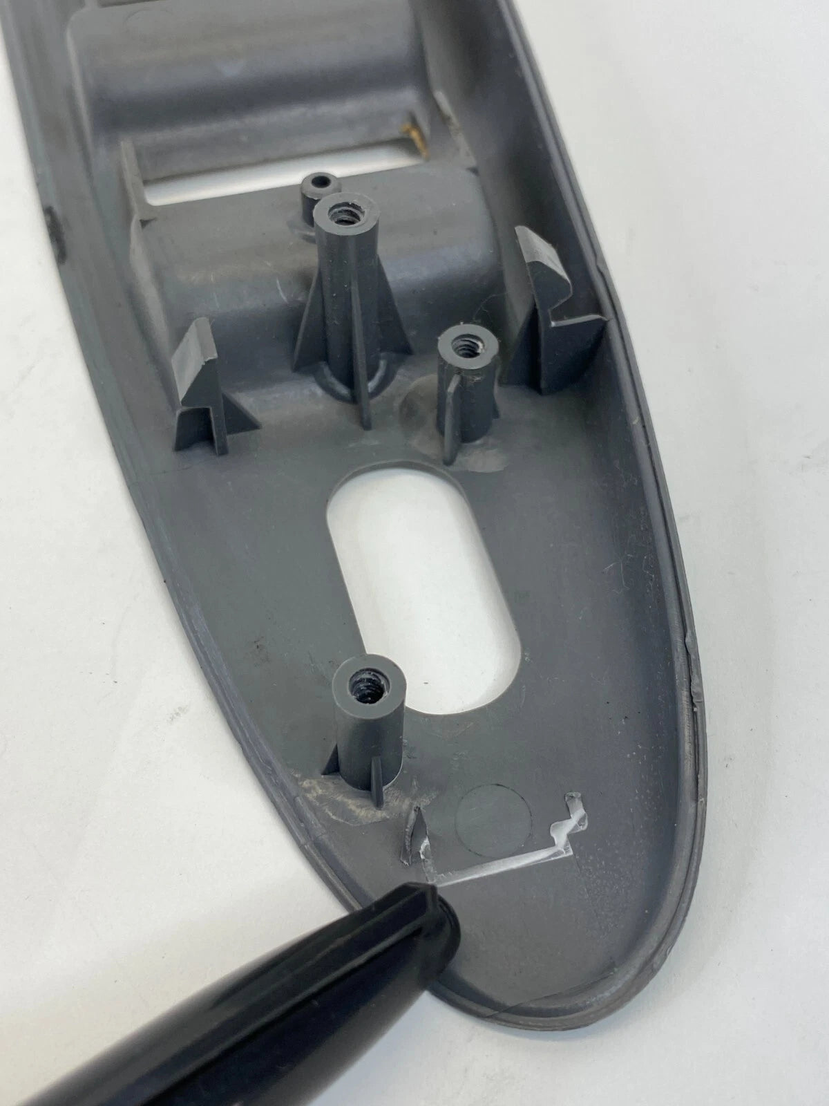 2004-2006 MAZDA MPV FRONT LEFT SIDE DOOR WINDOW SWITCH BEZEL TRIM LC62-68-4L6