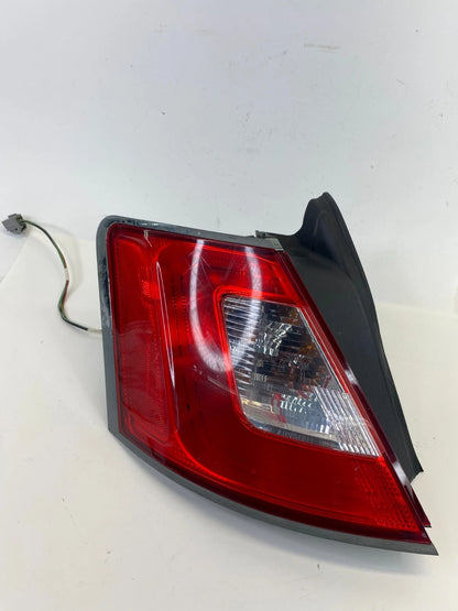 2010-2012 FORD TAURUS REAR LEFT DRIVER OUTER QUARTER TAIL LIGHT TAILLIGHT OEM