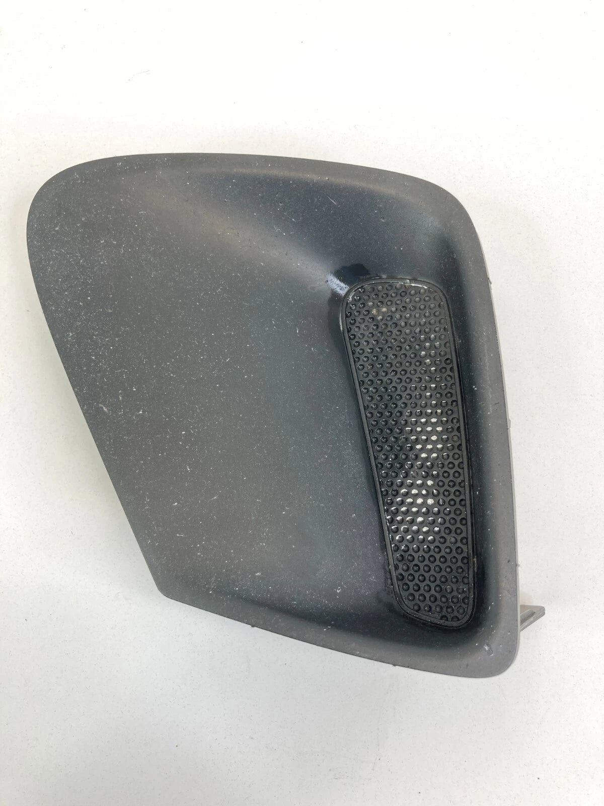 2011-2013 TOYOTA COROLLA FRONT RIGHT PASSENGER BUMPER HOLE COVER 881481-02200