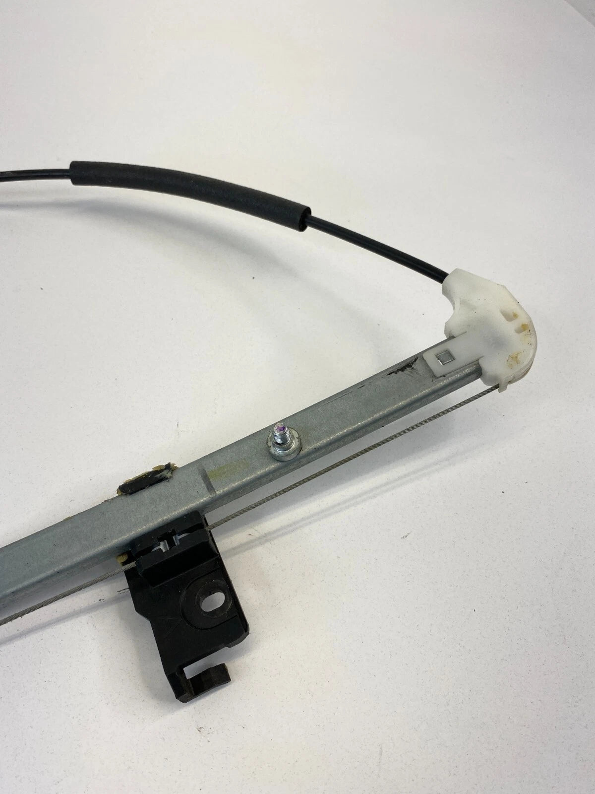 2004-2009 MAZDA 3 MAZDA3 SEDAN REAR RIGHT BACK SIDE DOOR MANUAL WINDOW REGULATOR