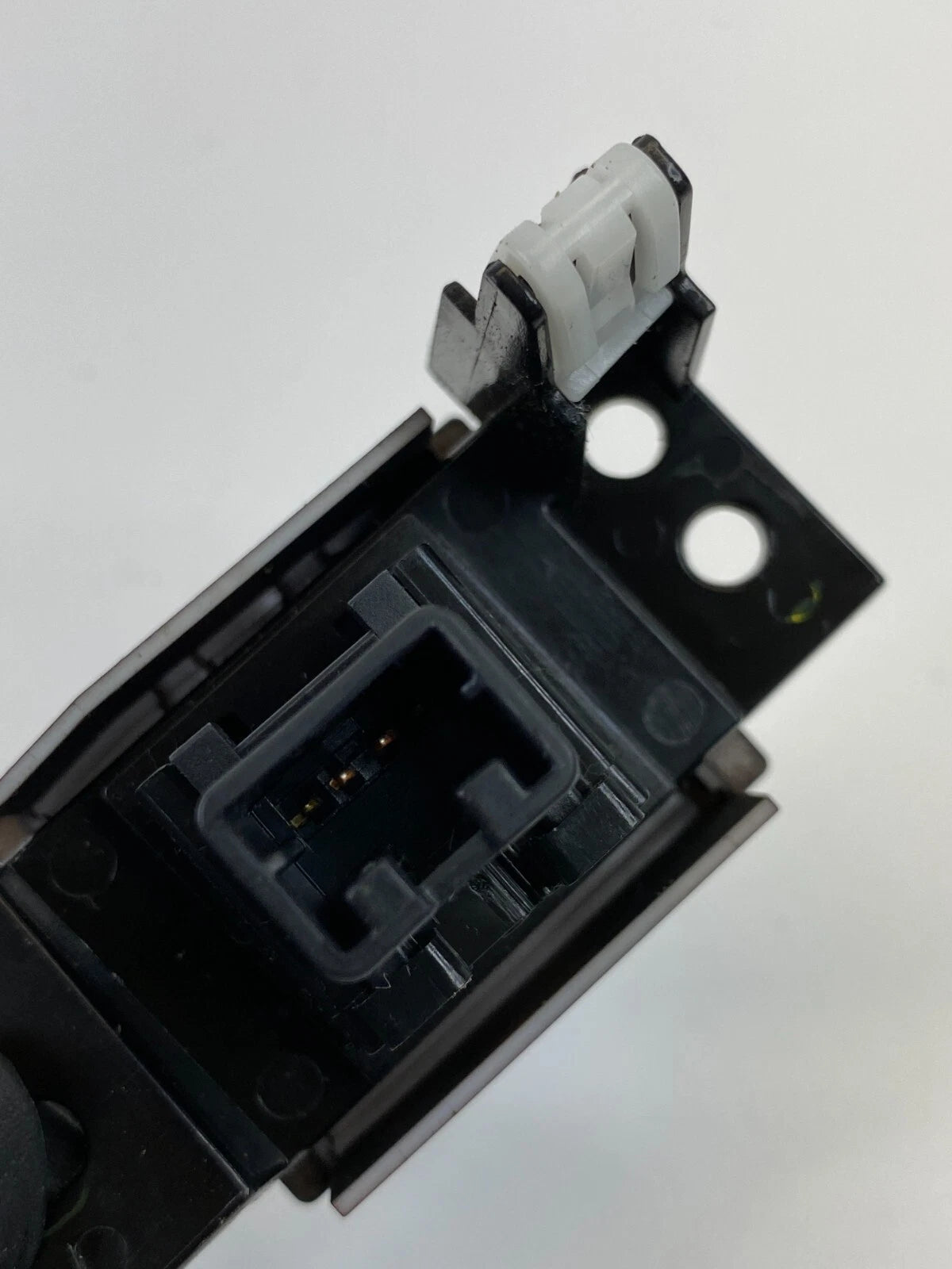 2005 2006 2007 INFINITI G35 COUPE WARNING LIGHT HAZARD BUTTON SWITCH OEM