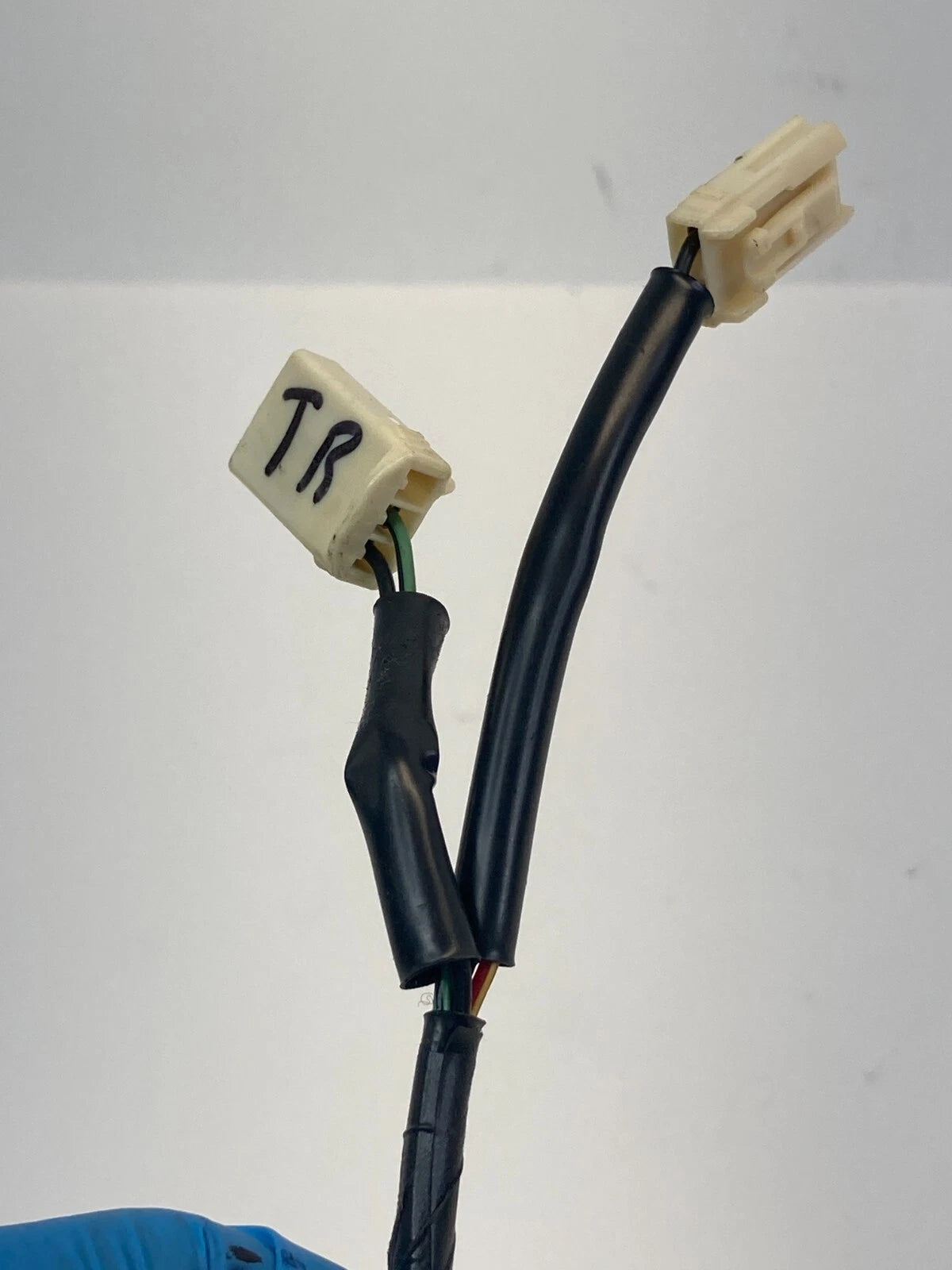 2003-2005 MAZDA 6 MAZDA6 REAR RIGHT SIDE TAIL LIGHT TAILLIGHT WIRE HARNESS OEM