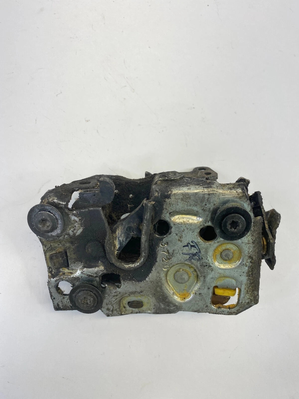 1999 2000 CADILLAC ESCALADE FRONT RIGHT PASSENGER DOOR LOCK LATCH ASSEMBLY FR RH