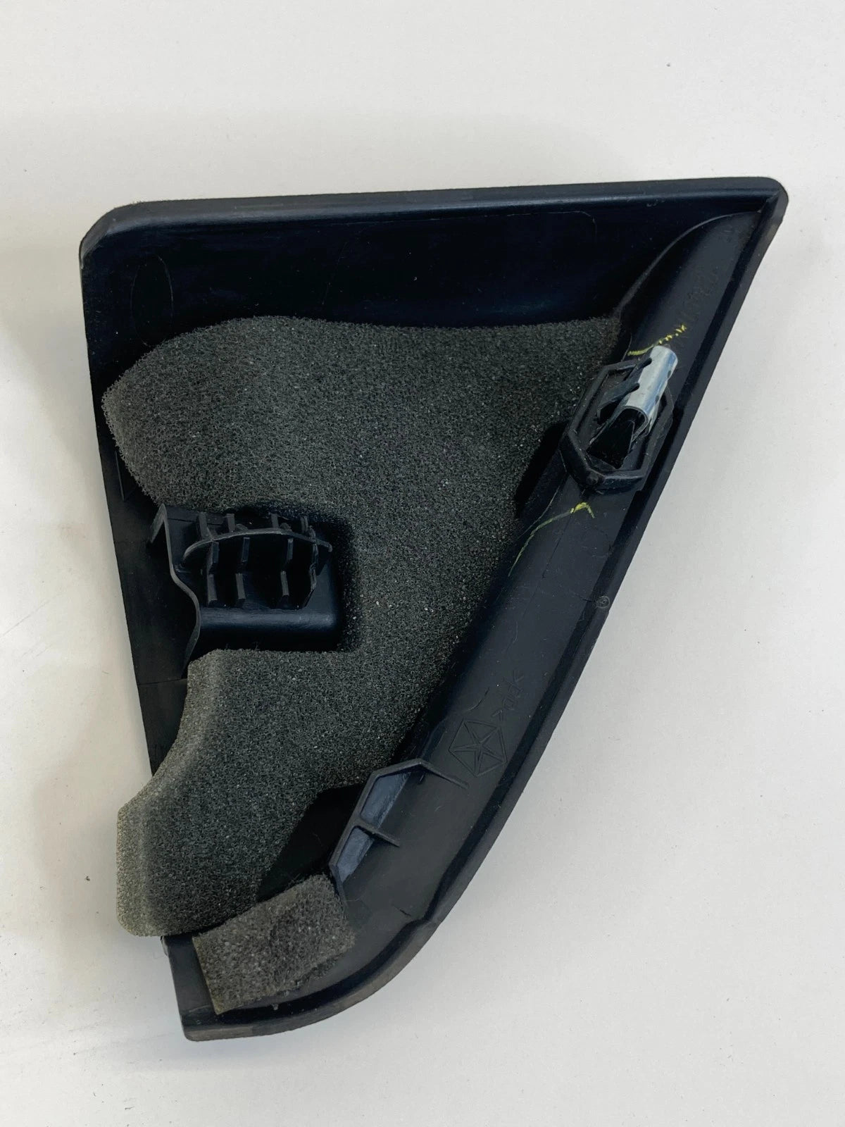 2013-2016 DODGE DART FRONT RIGHT INNER DOOR CORNER COVER TRIM 1TR40TRMAB OEM