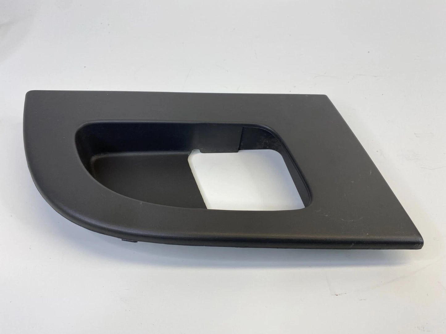2003-2006 FORD EXPEDITION REAR LEFT INNER DOOR HANDLE COVER BEZEL 2L1X-78275A19