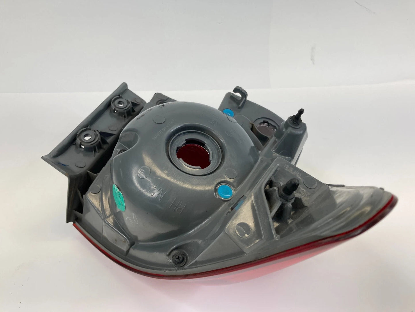 2011-2016 CHEVROLET CRUZE RIGHT PASSENGER OUTER TAIL LIGHT LAMP TAILLIGHT OEM