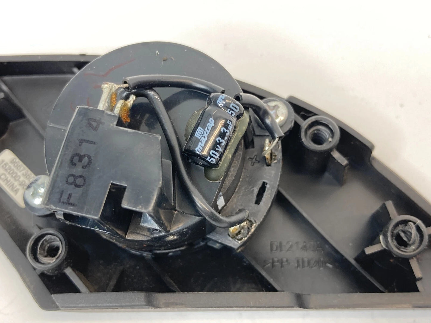 08-10 SATURN VUE FRONT RIGHT SIDE DOOR AUDIO TWEETER W/ COVER GRILLE 96673603