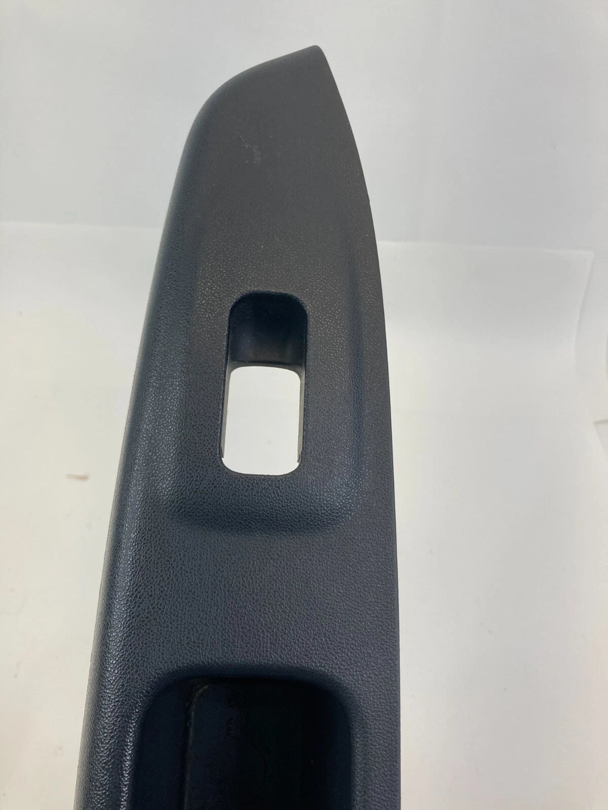 2006 2007 HYUNDAI ACCENT SEDAN FRONT RIGHT PASSENGER WINDOW SWITCH BEZEL OEM