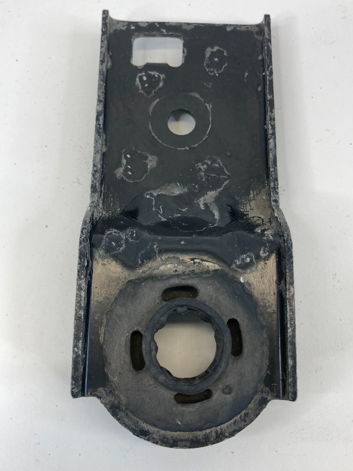 1998-2002 Lincoln Town Car Mount Radiator Upper Bracket Mount Pair Set