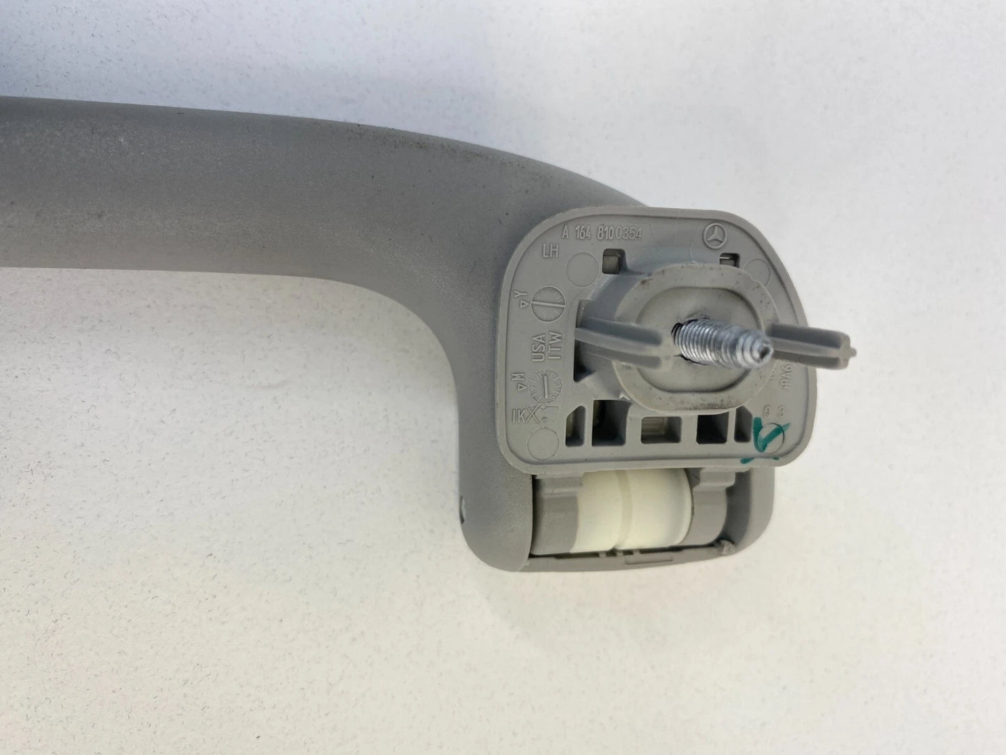 06-12 MERCEDES-BENZ R350 FRONT LEFT DRIVER ROOF GRAB HANDLE ASSIST A1648100354