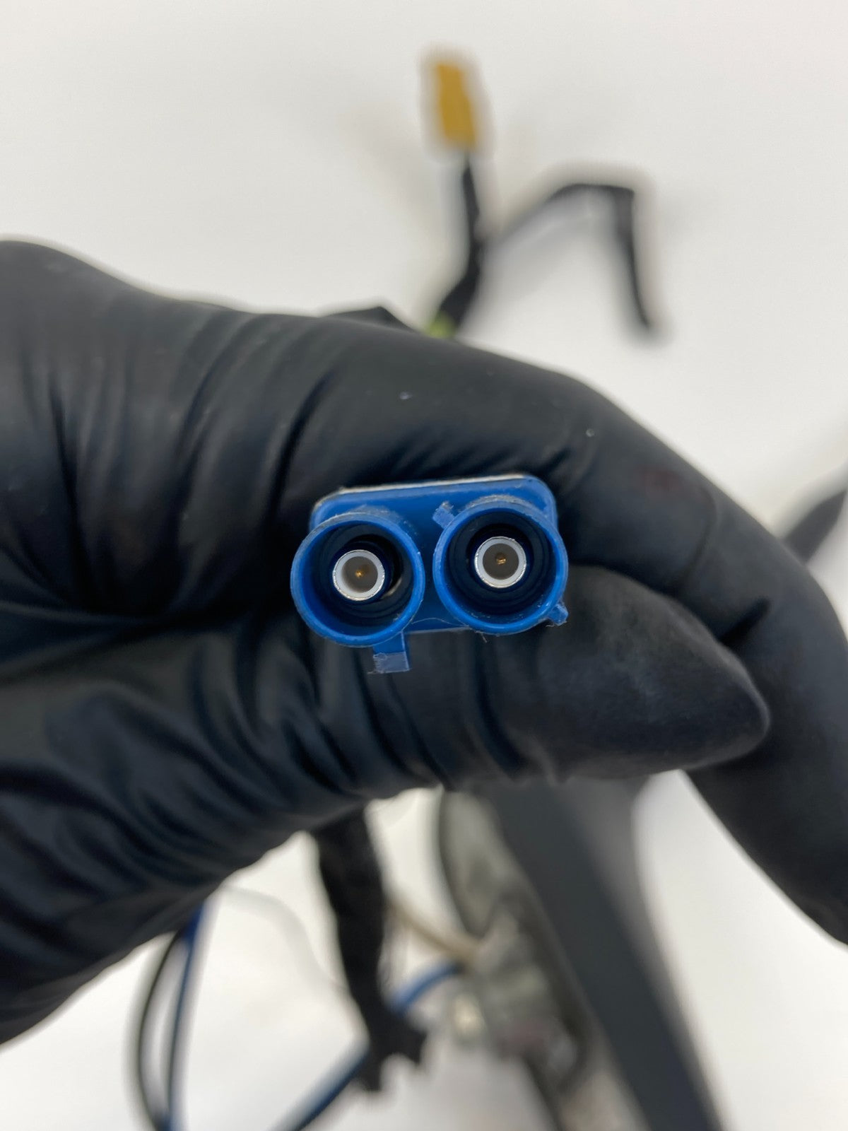 2010 GMC Terrain Chevrolet Equinox Roof Mounted Radio Antenna Base Mast 20794863