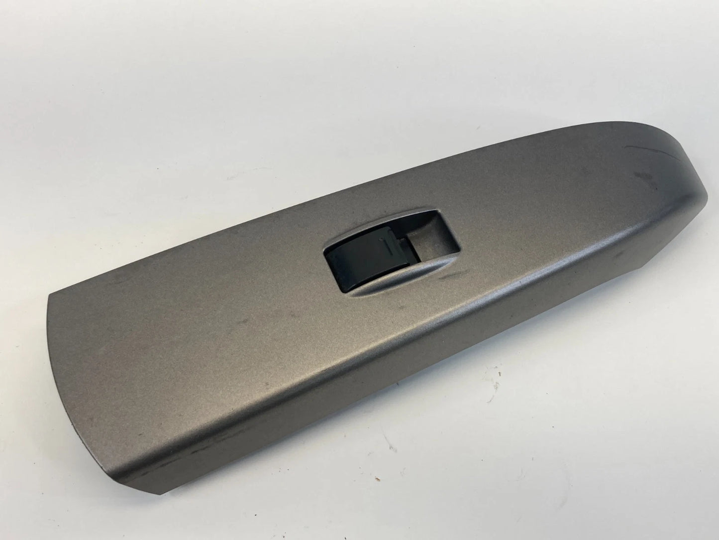 04-09 TOYOTA PRIUS REAR LEFT DOOR WINDOW CONTROL SWITCH COVER BEZEL 74272-47050