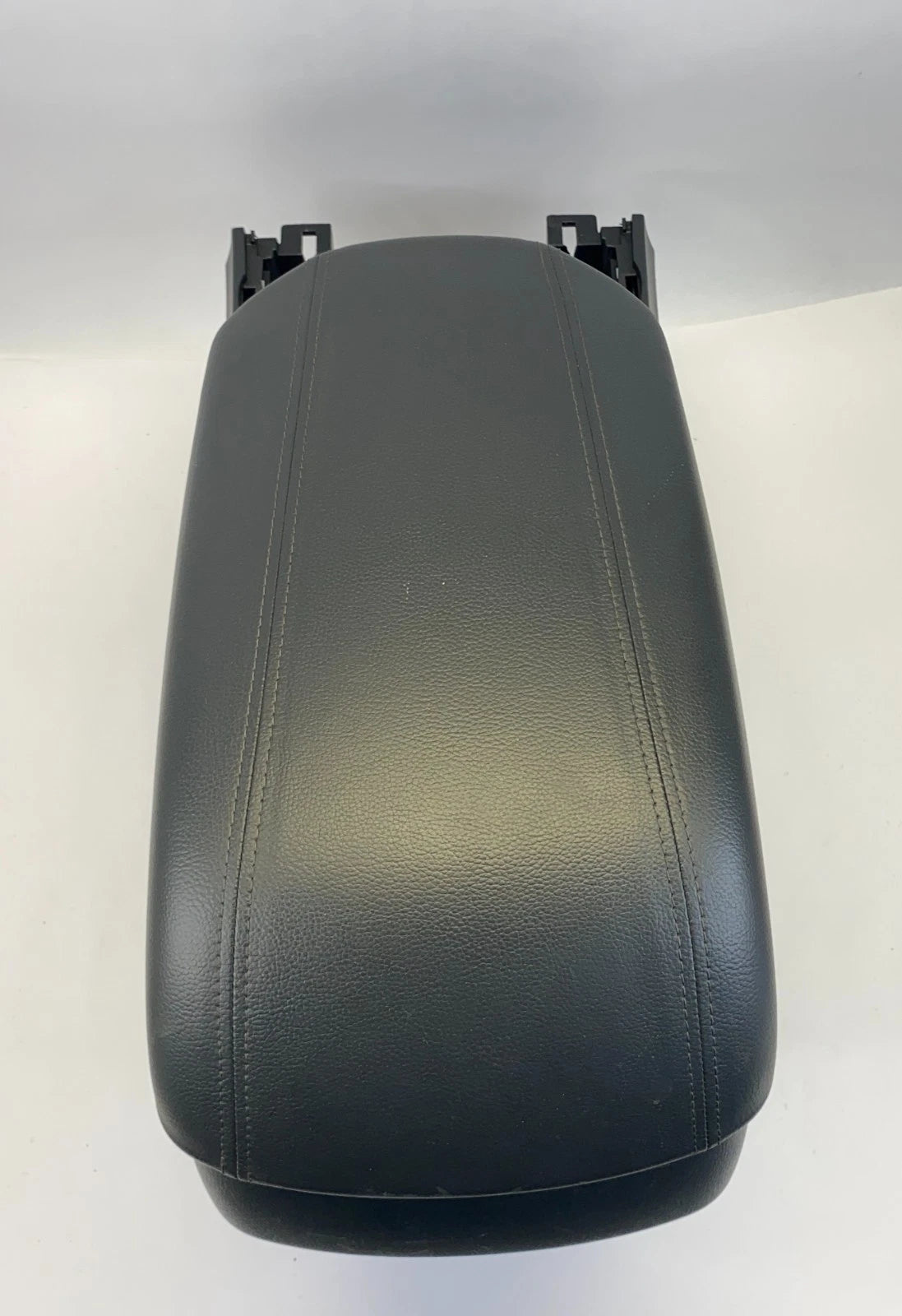 2016-2018 HYUNDAI SANTA FE SPORT CENTER CONSOLE ARMREST STORAGE COMPARTMENT OEM