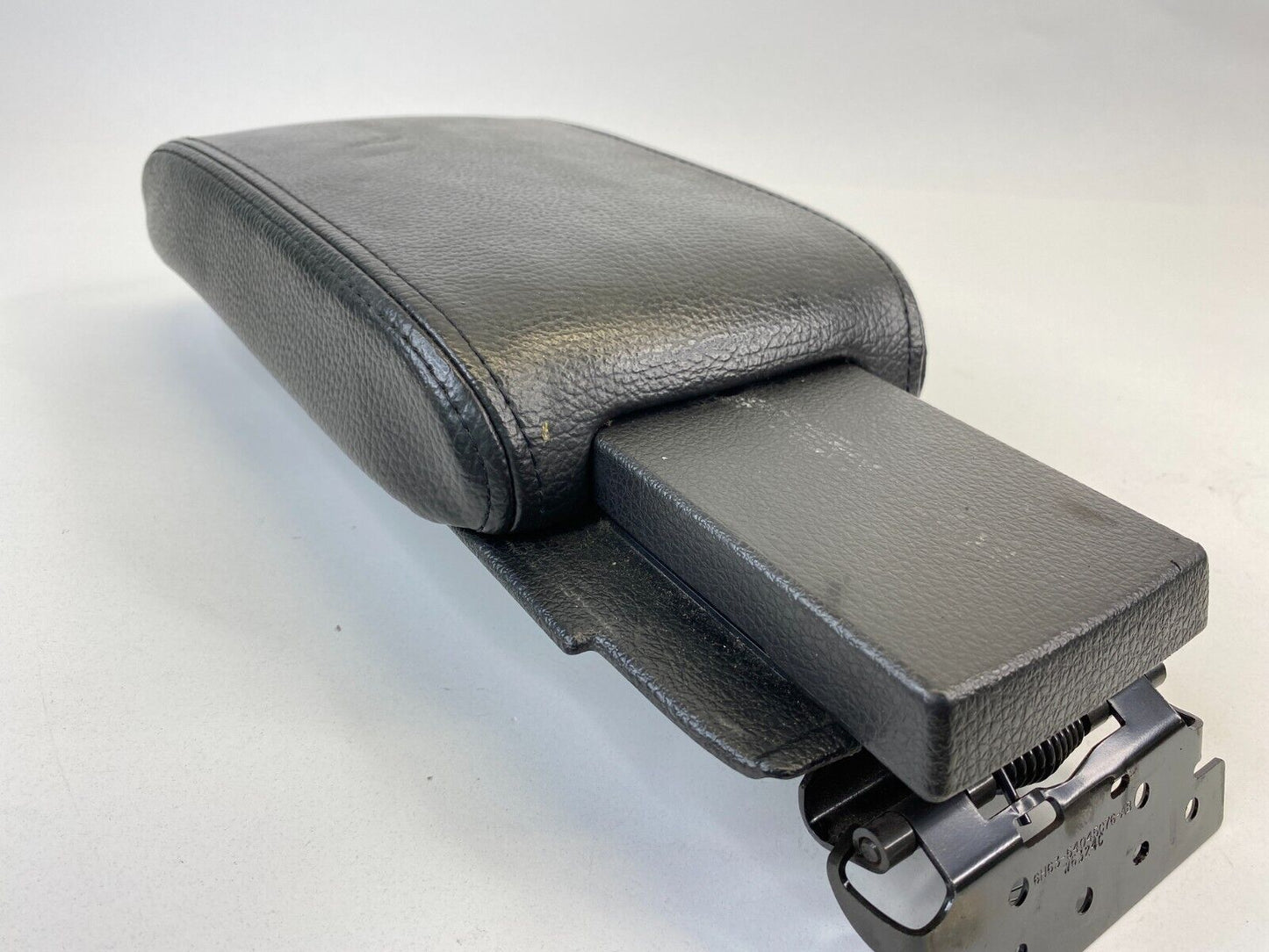 2006-2009 Lincoln MKZ Center Console Armrest Arm Rest Cover Lid 6H63-54045076AB