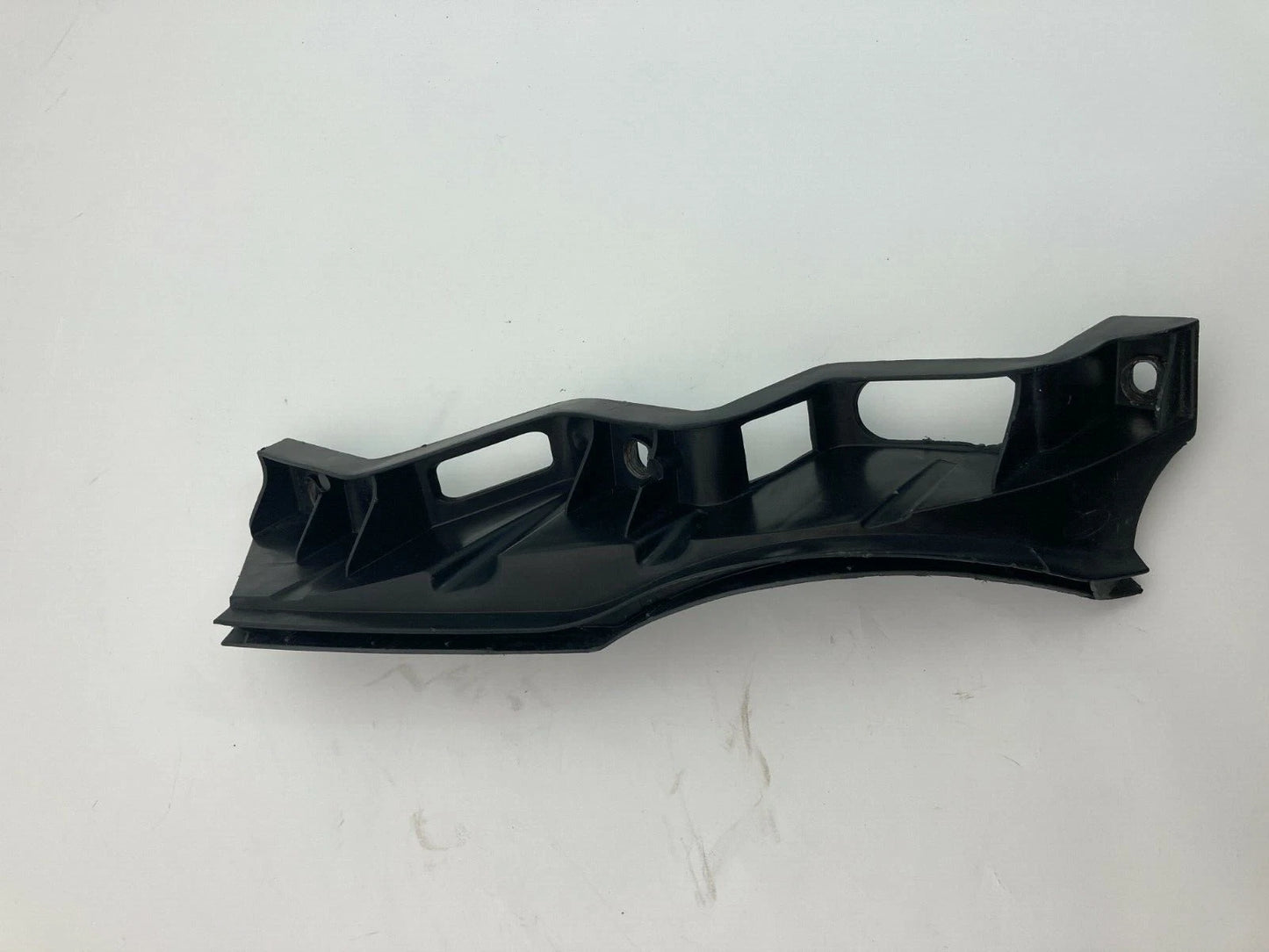 2006-2010 VOLKSWAGEN PASSAT FRONT RIGHT SIDE BRACKET BUMPER MOUNT 3C0-807-890