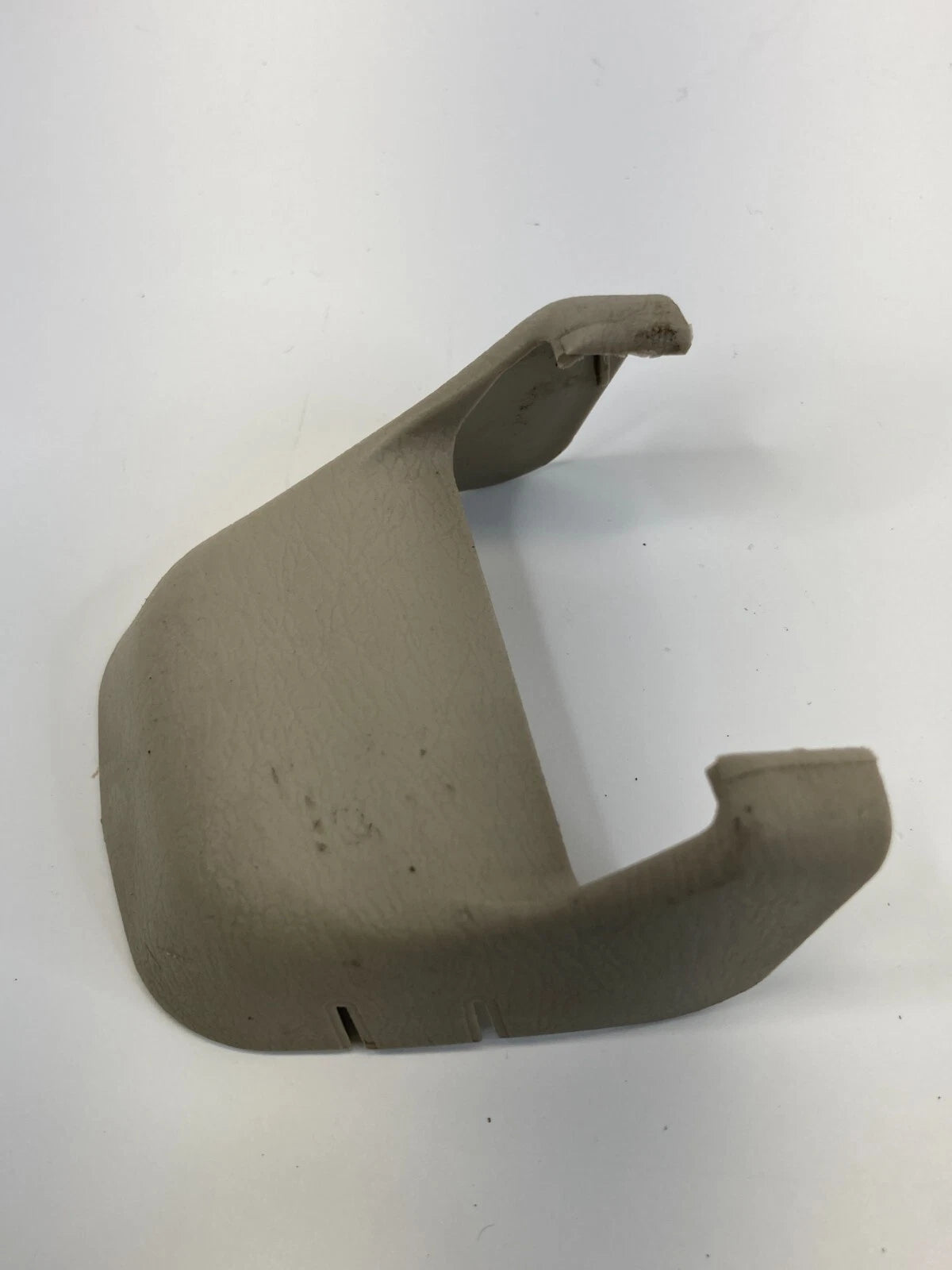 01 02 03 TOYOTA HIGHLANDER FRONT LEFT SEAT TRACK COVER TRIM CAP 72123-48020 OEM