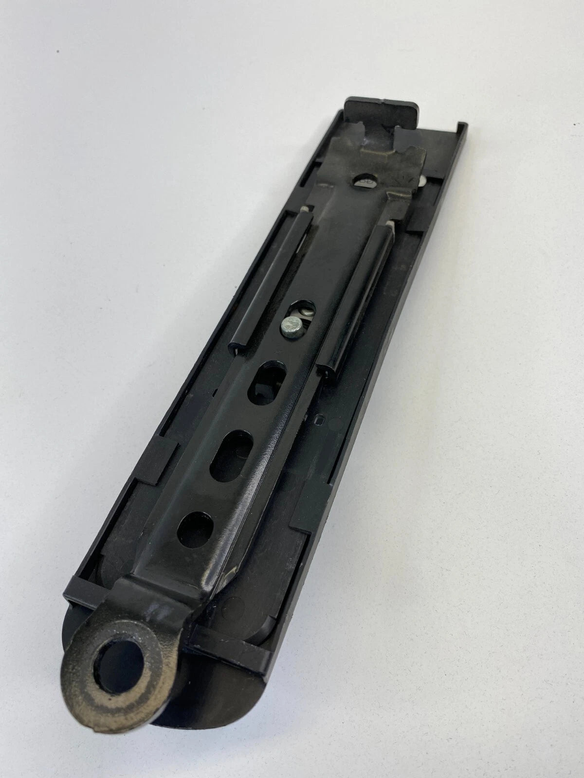 2008-2011 FORD FOCUS SEDAN RIGHT PASSENGER SEAT BELT HEIGHT ADJUSTMENT 34005613