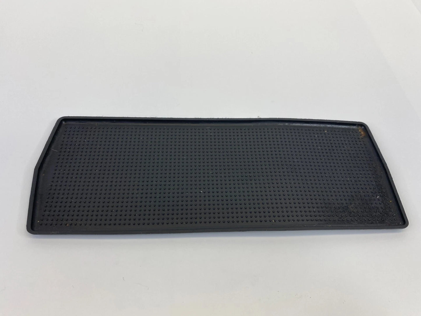 2006 2007 06 07 SATURN VUE CENTER CONSOLE INTERIOR INSERT RUBBER MAT MER52685