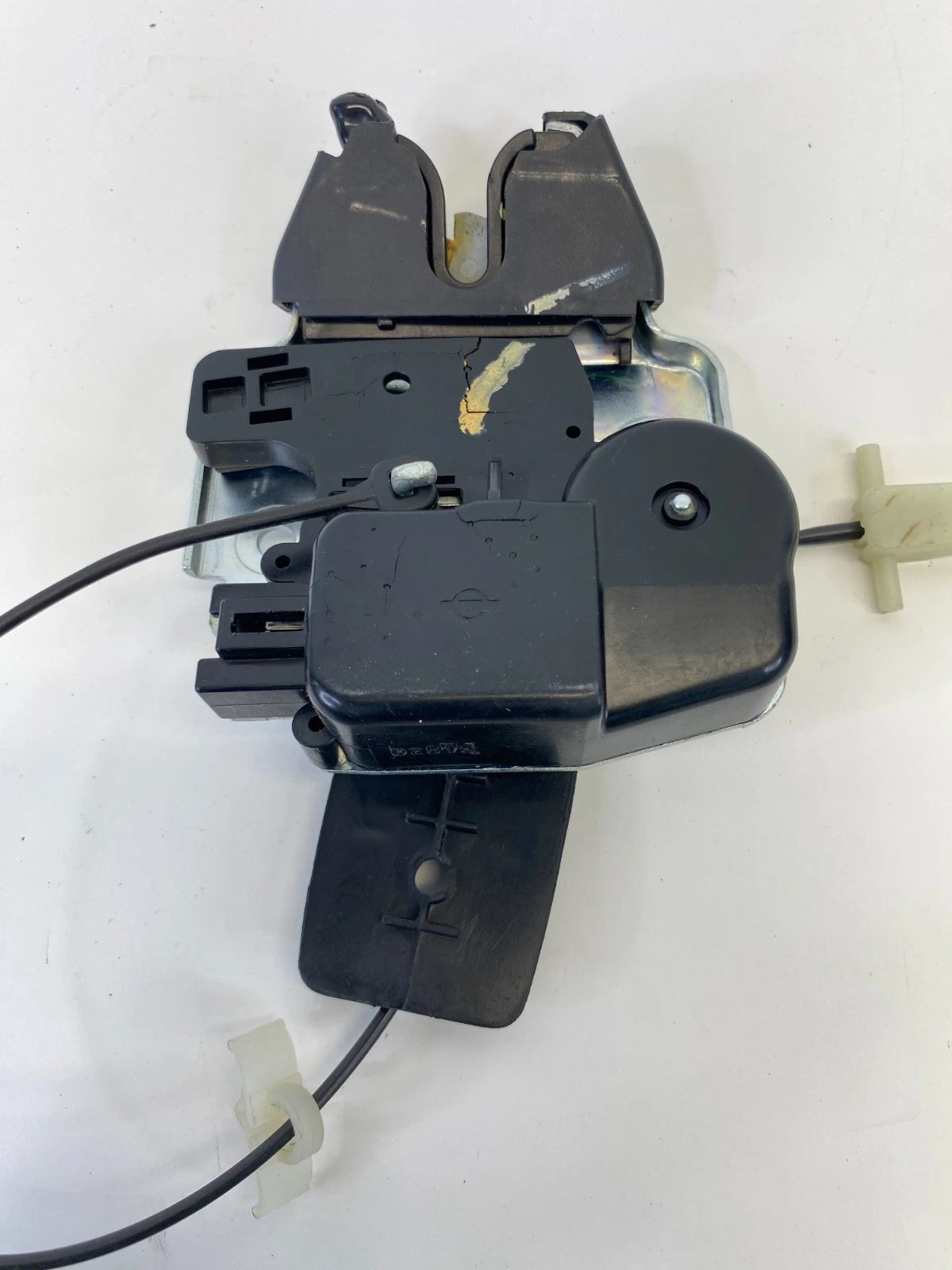 2013-2018 NISSAN ALTIMA S REAR TRUNK LOCK ACTUATOR LATCH RELEASE ASSEMBLY OEM