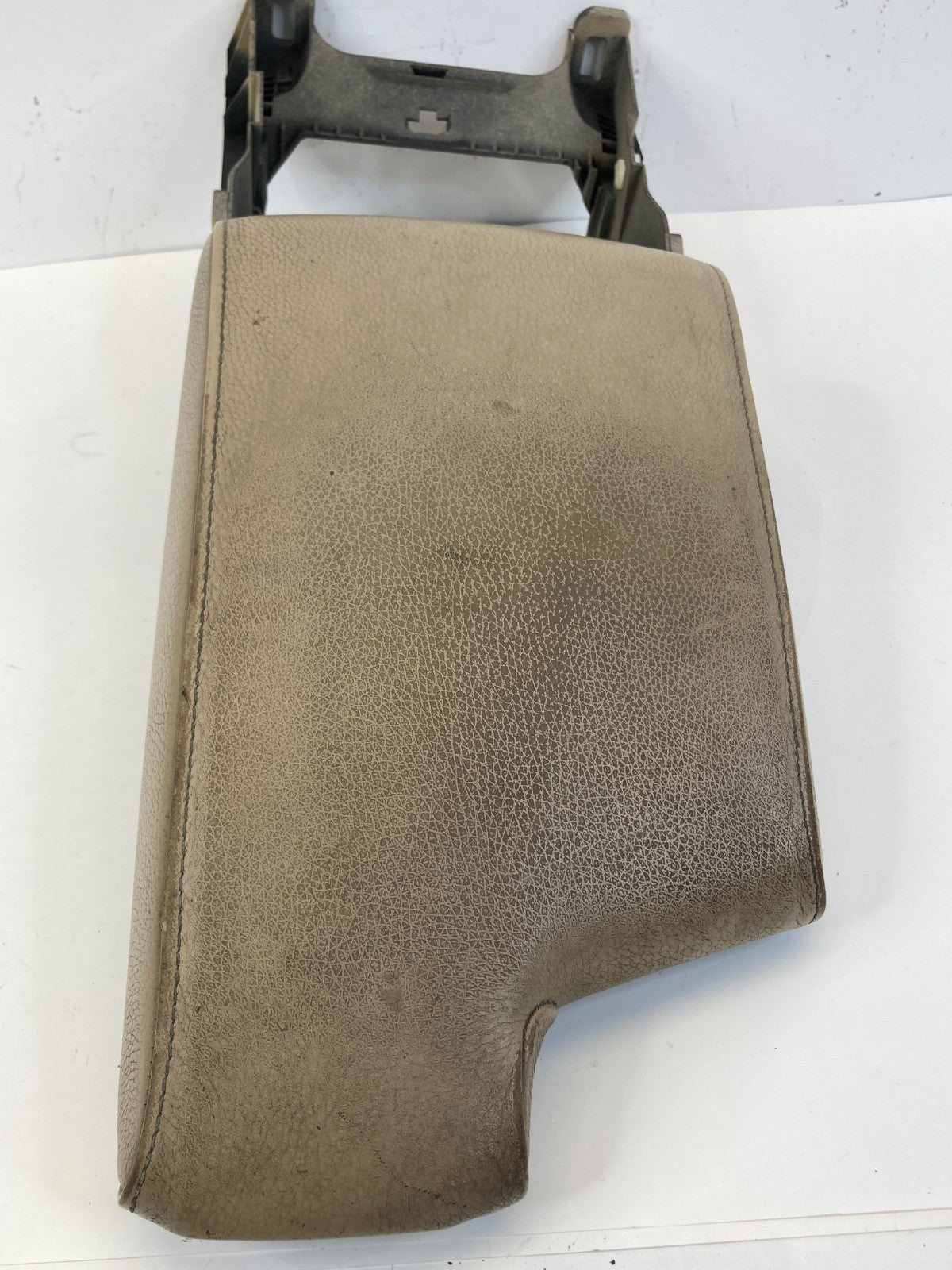 2007 2008 BMW 328xi Center Console Armrest Arm Rest Lid Cover