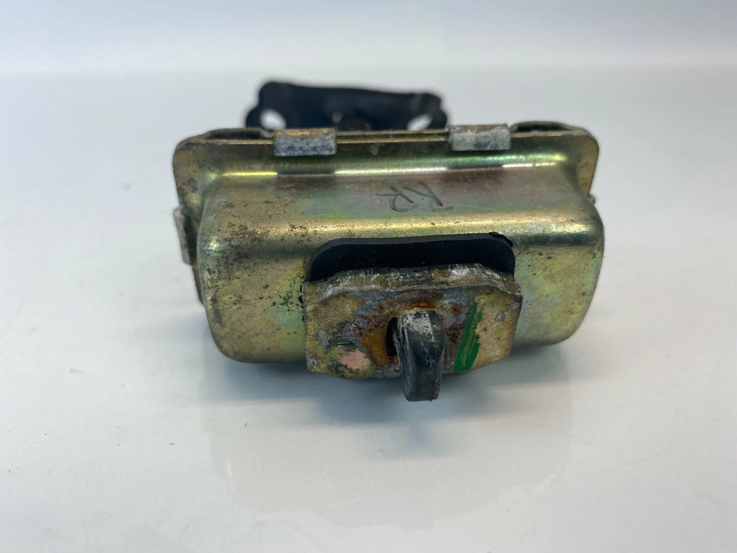 2003-2007 CADILLAC CTS REAR RIGHT DOOR CHECK STOPPER SUPPORT HINGE DETENT