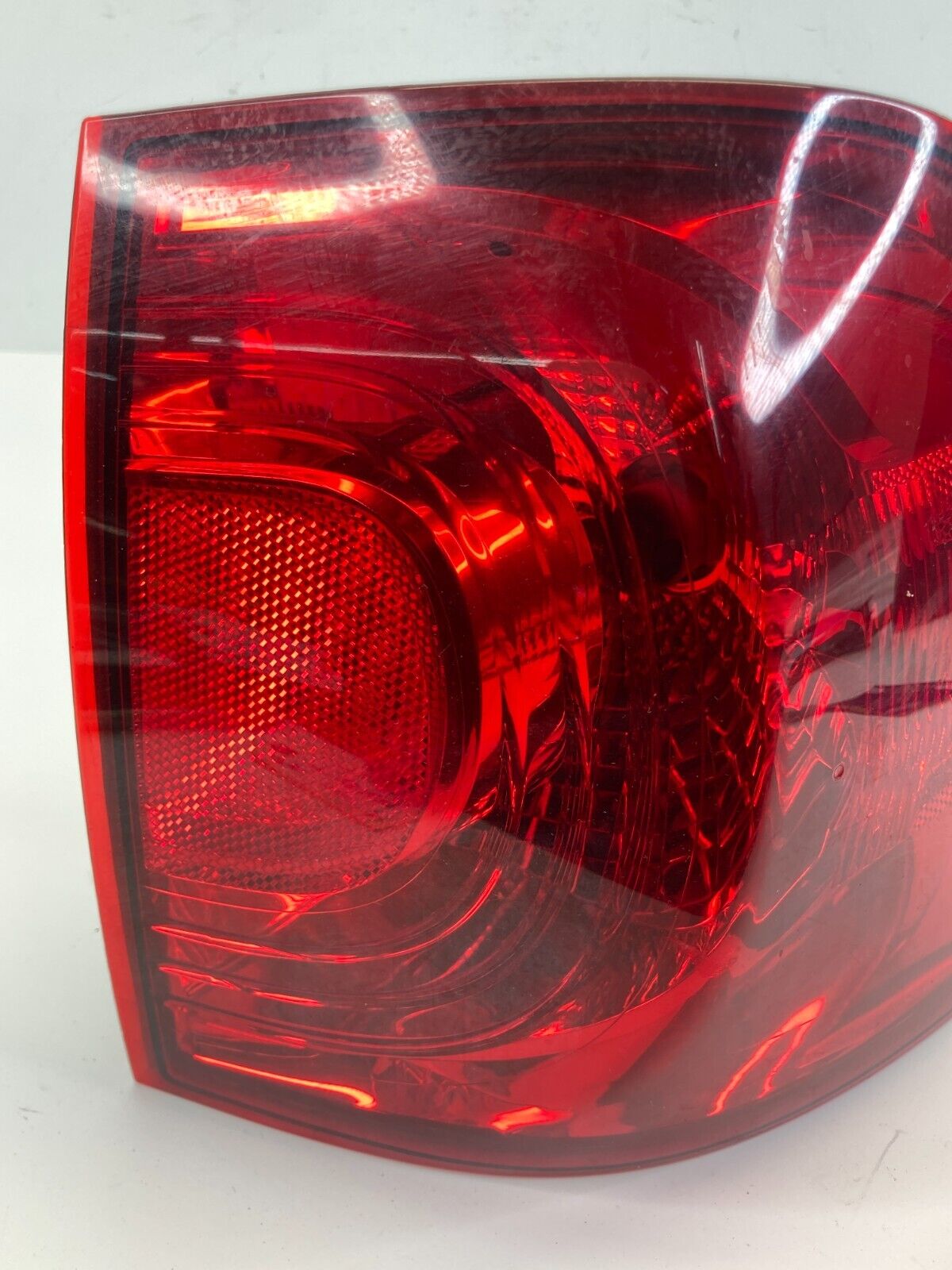 2009-2014 VW Routan Right Quarter Pannel Mounted Tail Light Taillight 04575868AD