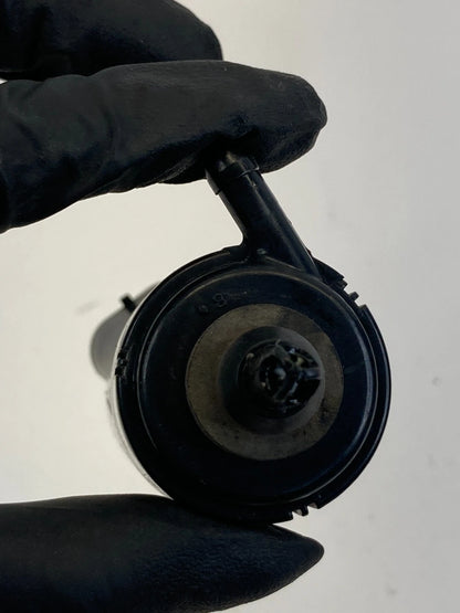 04 05 06 07 08 09 CADILLAC SRX XLR REAR WINSHIELD WIPER WASHER PUMP OEM