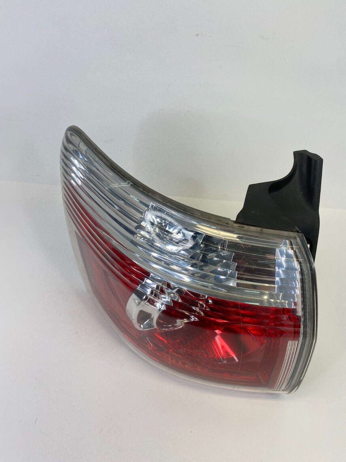 2007-2012 GMC Acadia Left Driver Side Tail Light Outer Taillight Lamp 20912757