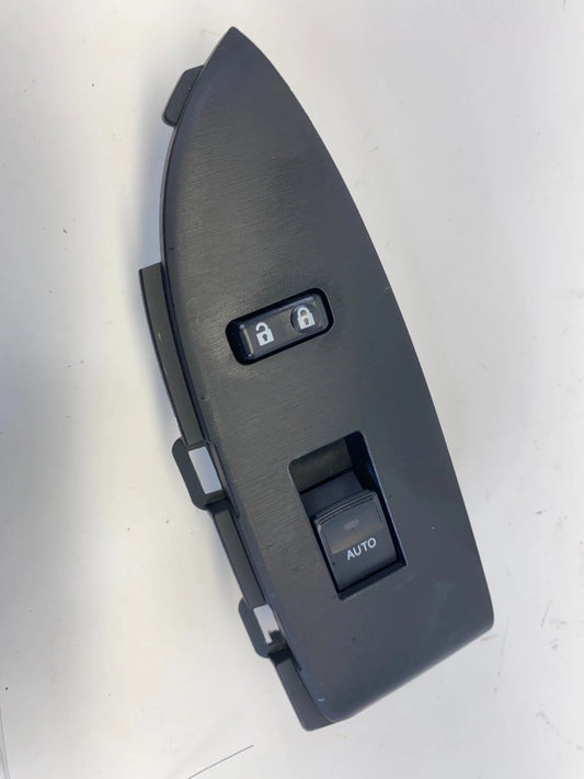 10-15 TOYOTA PRIUS FRONT RIGHT RH POWER WINDOW LOCK SWITCH PANEL OEM 74231-47120