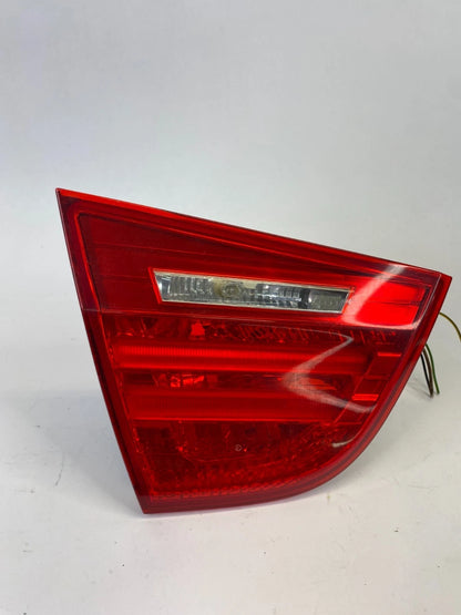 2009-2011 BMW 328I XDRIVE REAR RIGHT PASSENGER INNER TAILLIGHT LAMP 7289427 OEM