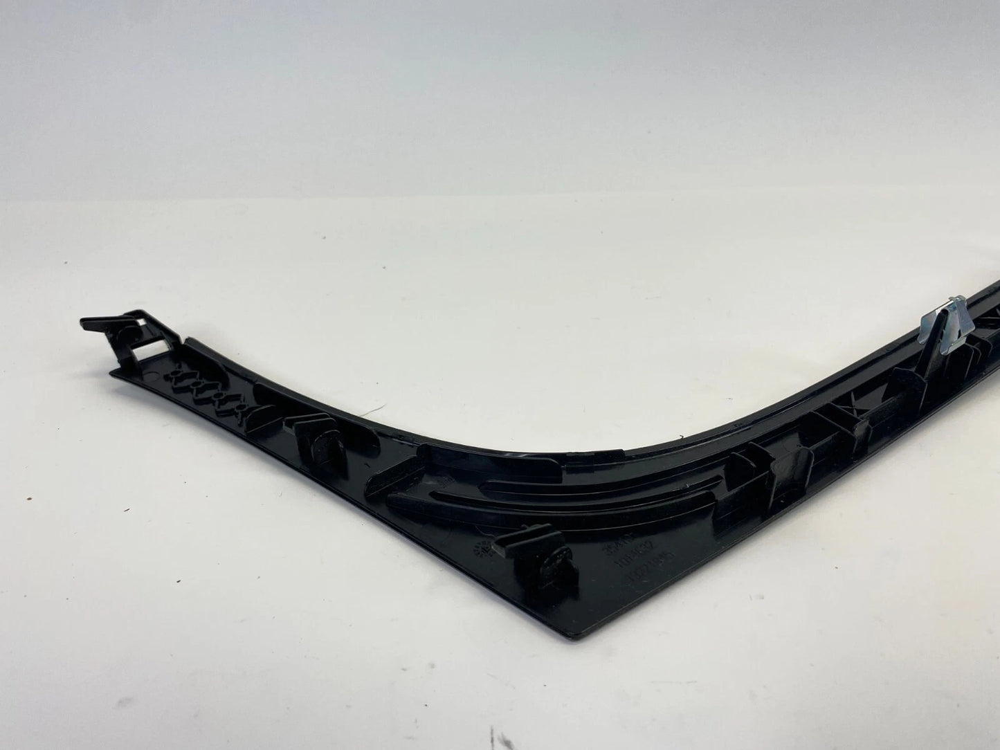 2011-2013 BUICK REGAL FRONT RIGHT SIDE LOWER DASH COVER TRIM MOLDING 13221845