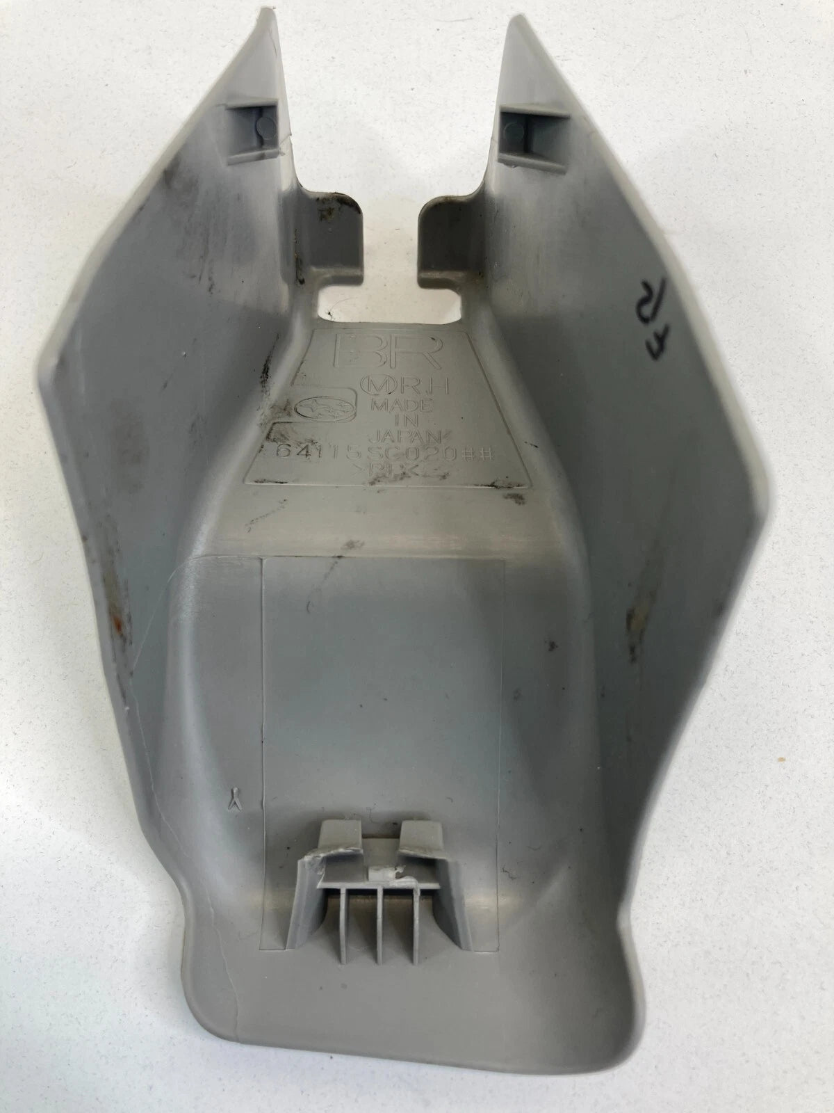 09-13 SUBARU FORESTER RIGHT OUTER SEAT TRACK END COVER TRIM CAP 64115SC020 OEM