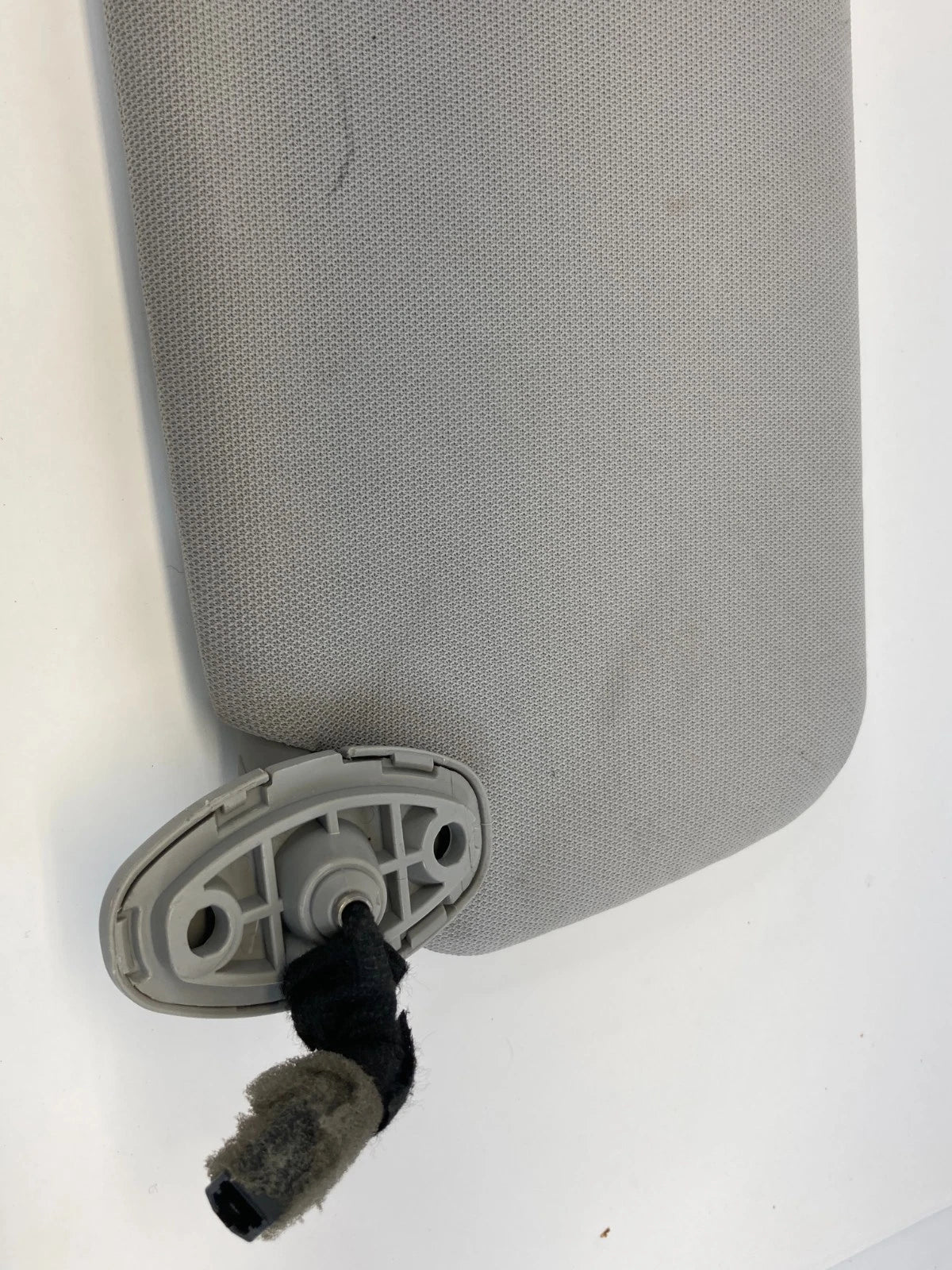 2016-2020 KIA SORENTO RIGHT PASSENGER SIDE SUN VISOR GRAY SUNVISOR W/ MIRROR OEM