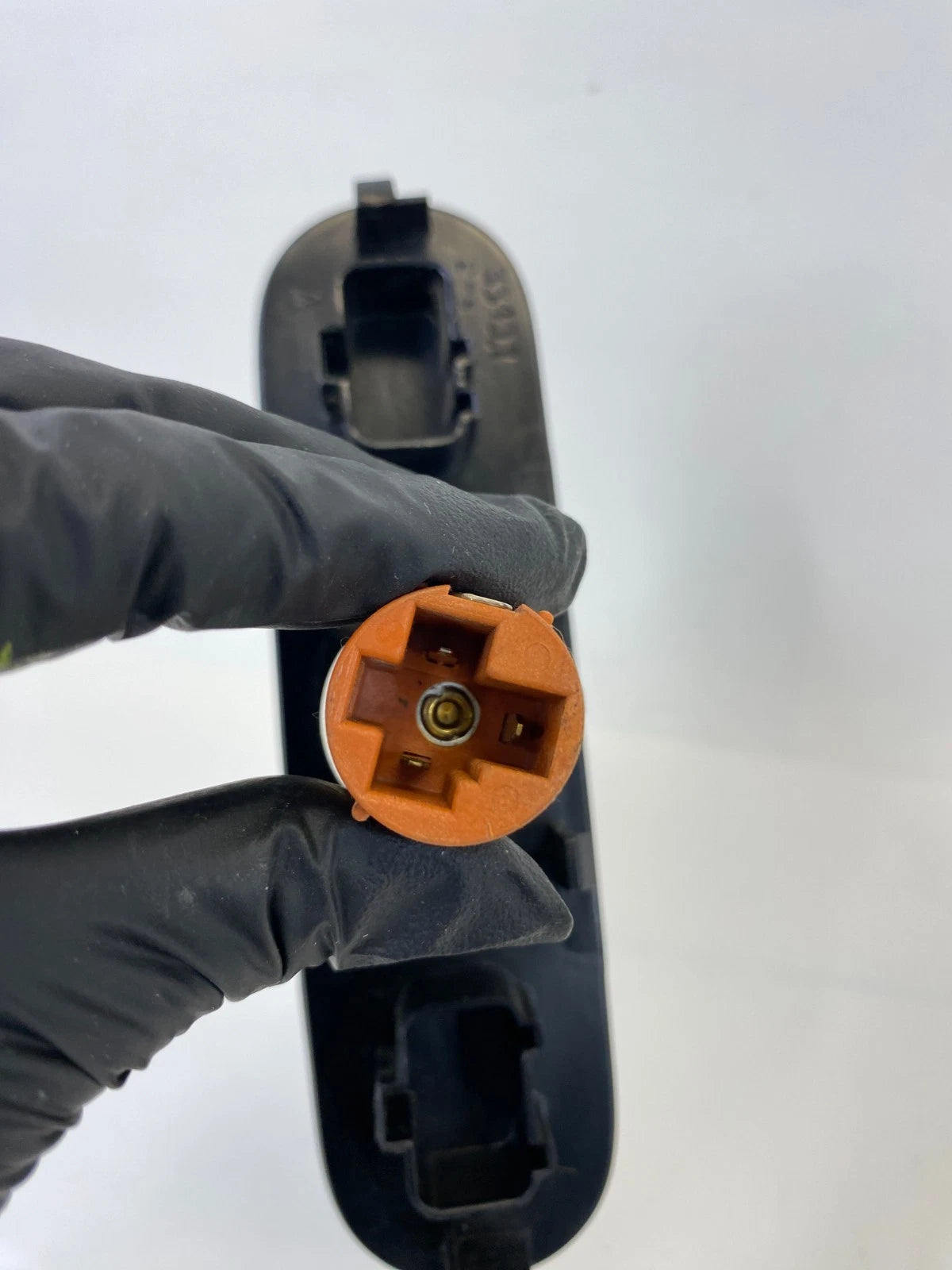 2004-2008 FORD F-150 CENTER DASH POWER OUTLET SOCKET TRIM OEM