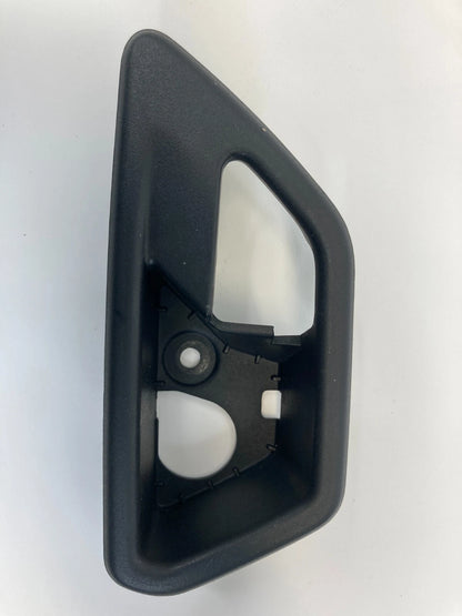 2009 2010 DODGE JOURNEY FRONT RIGHT INTERIOR DOOR HANDLE BEZEL TRIM 100000254