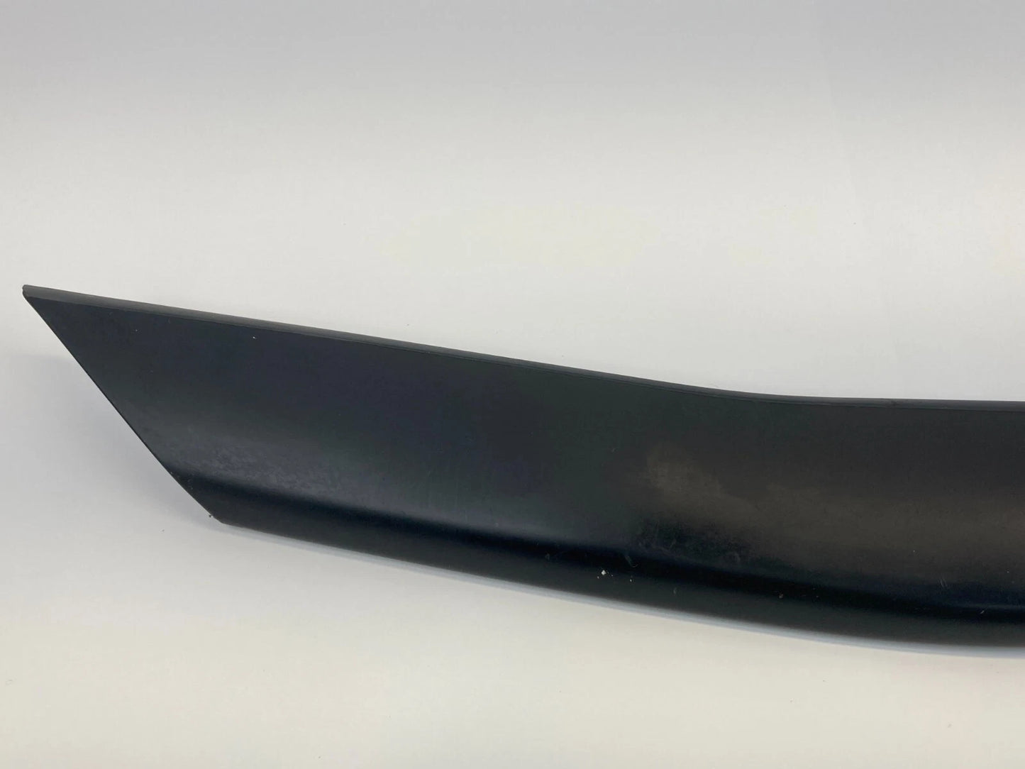 2010-2013 KIA FORTE CENTER CONSOLE RIGHT SIDE TRIM BEZEL GARNISH B27050-35026