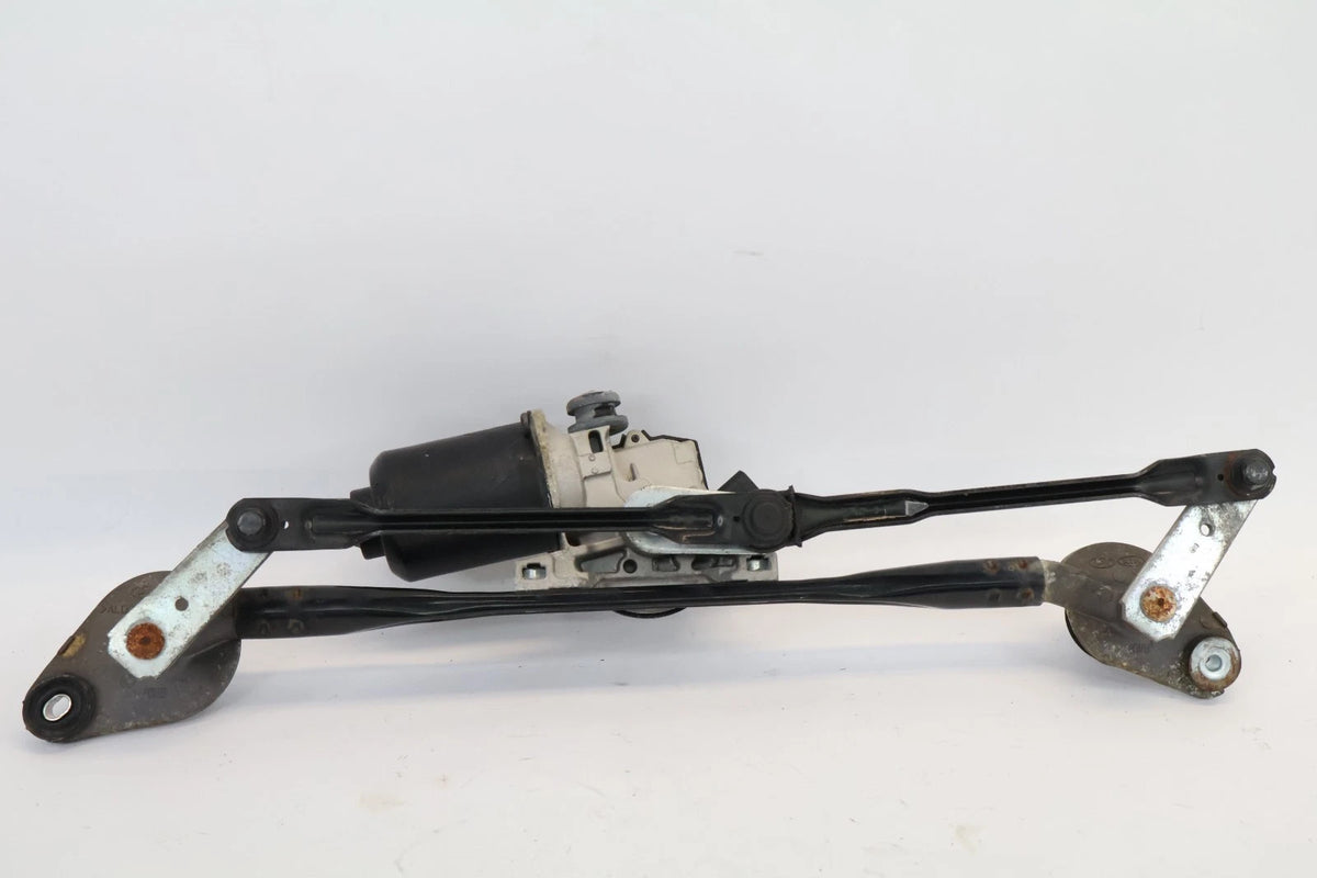 2006-2011 HYUNDAI ACCENT FRONT WINDSHIELD WIPER LINKAGE W MOTOR OEM 98110-1G000