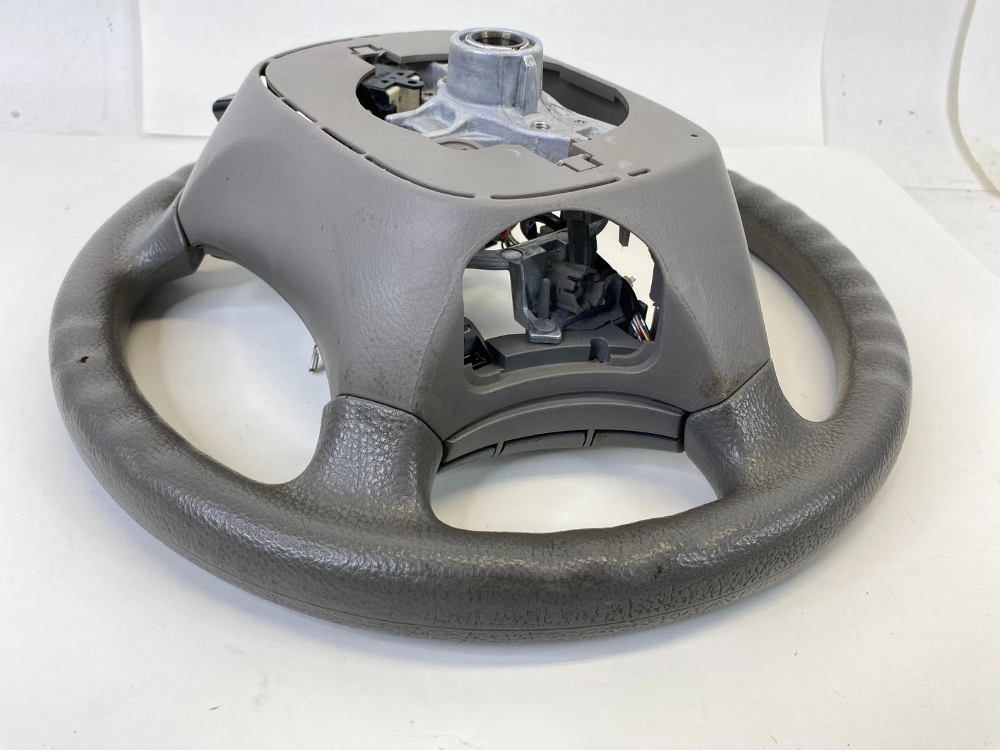 04-10 TOYOTA SIENNA STEERING WHEEL W/ AUDIO & CRUISE CONTROL SWITCH 45103-08020