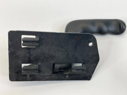 2000-2006 CHEVROLET TAHOE FRONT RIGHT SIDE INTERIOR DOOR HANDLE 15186043 OEM